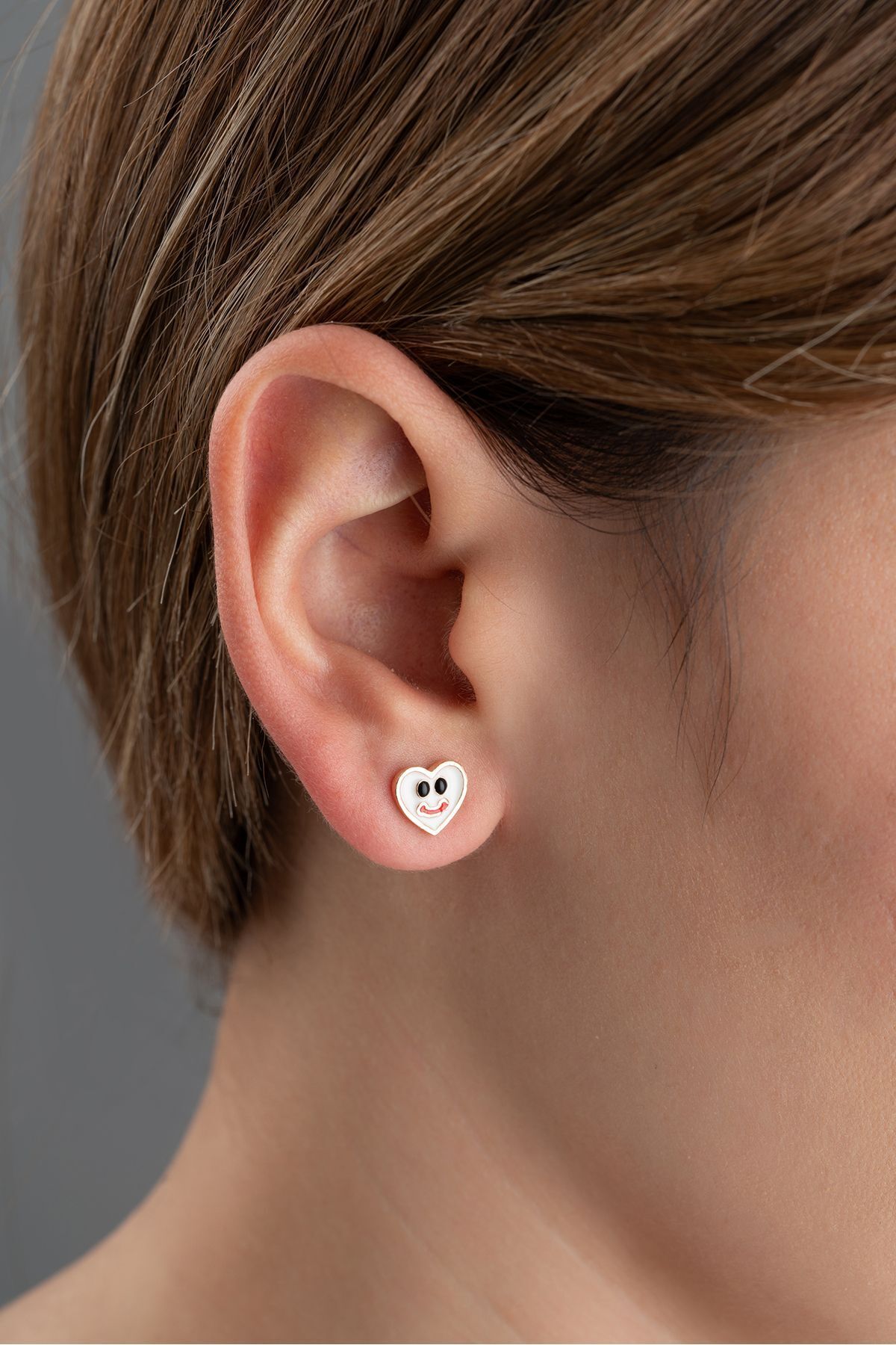 Gümüş Gülen Yüz Minik Çivili Küpe