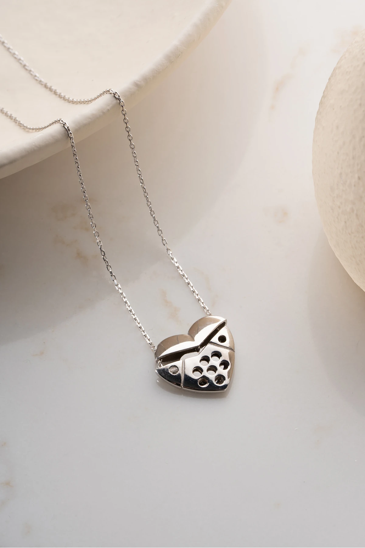 Gümüş İsim Yazılabilen Kalp Kolye