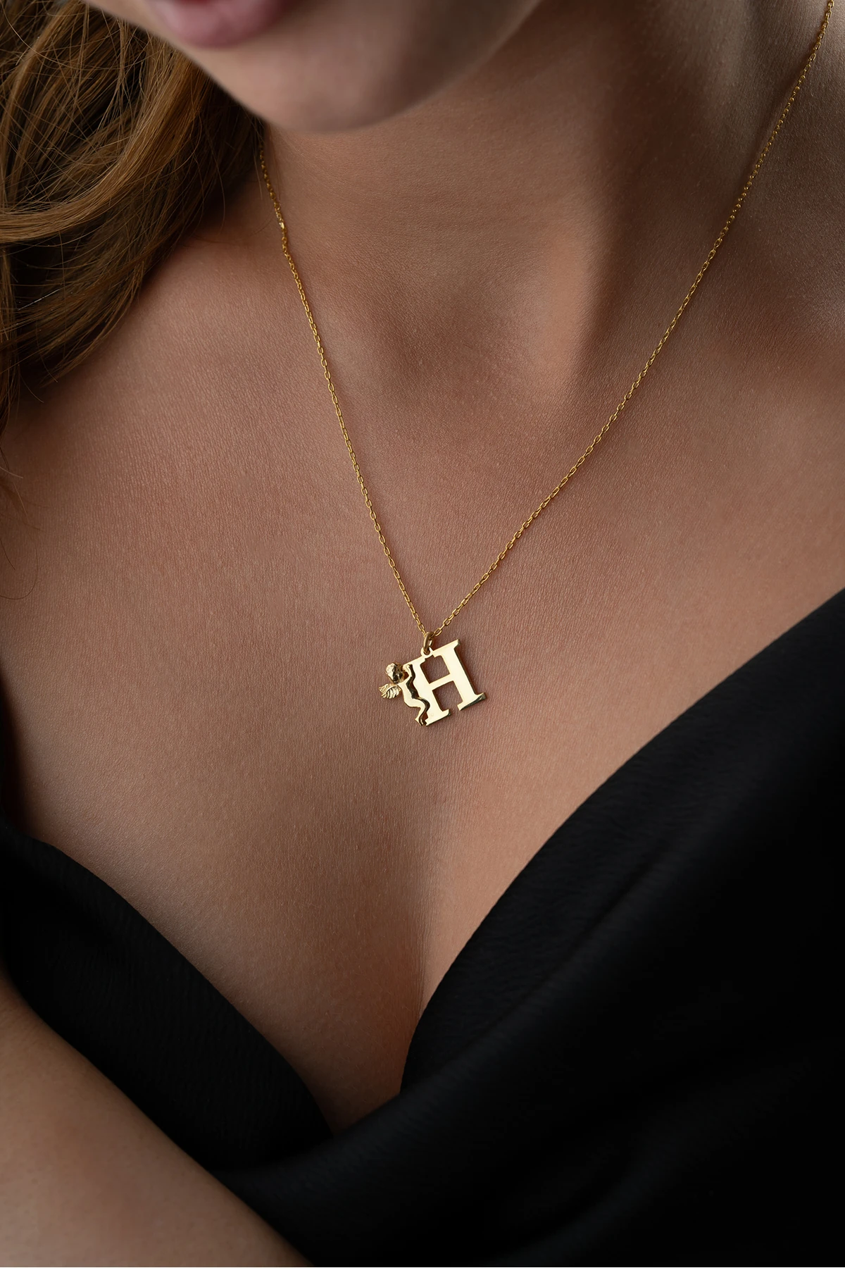 Gümüş Kişiye Özel Melekli Harf Kolye