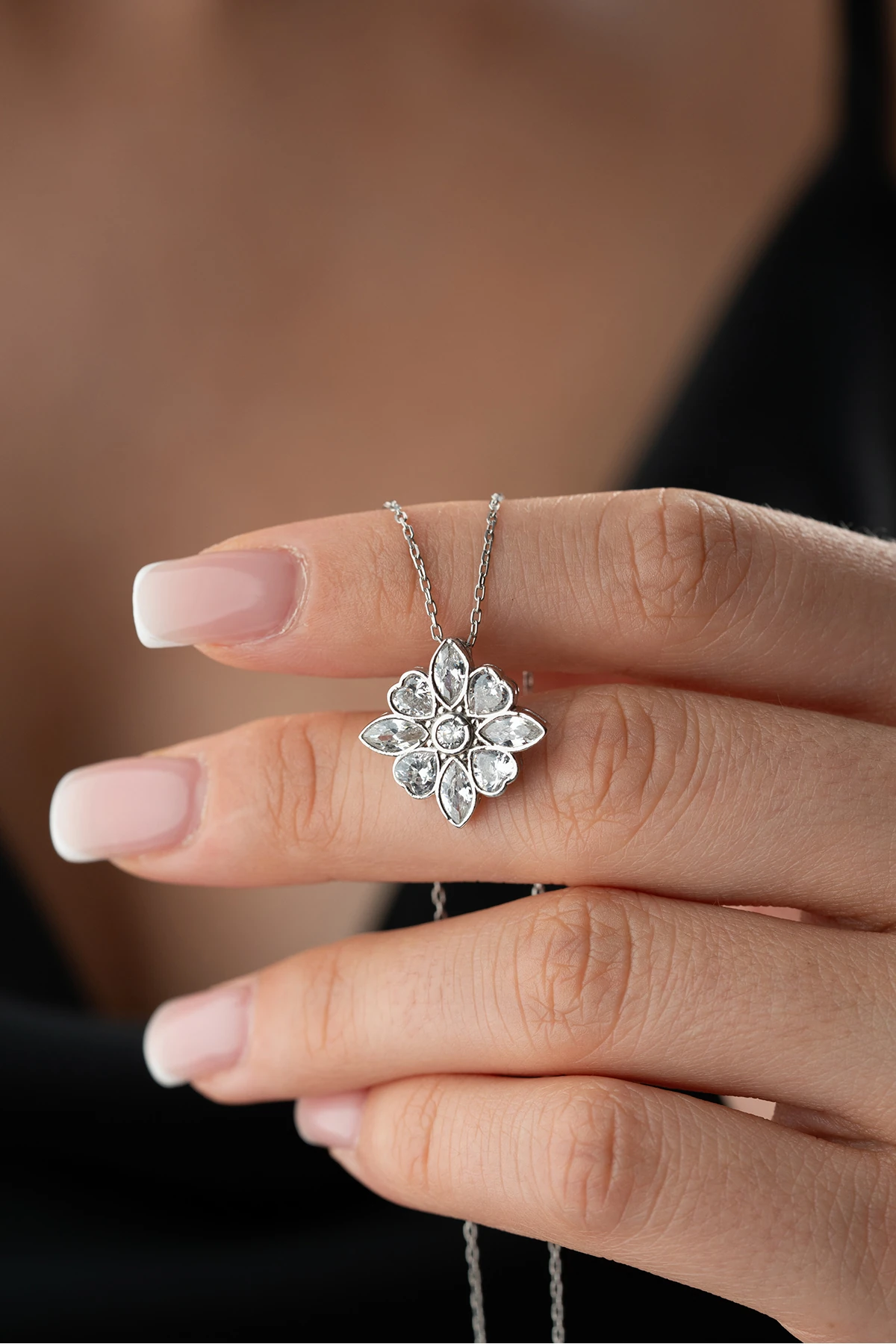 Gümüş Manolya Çiçeği Kolye