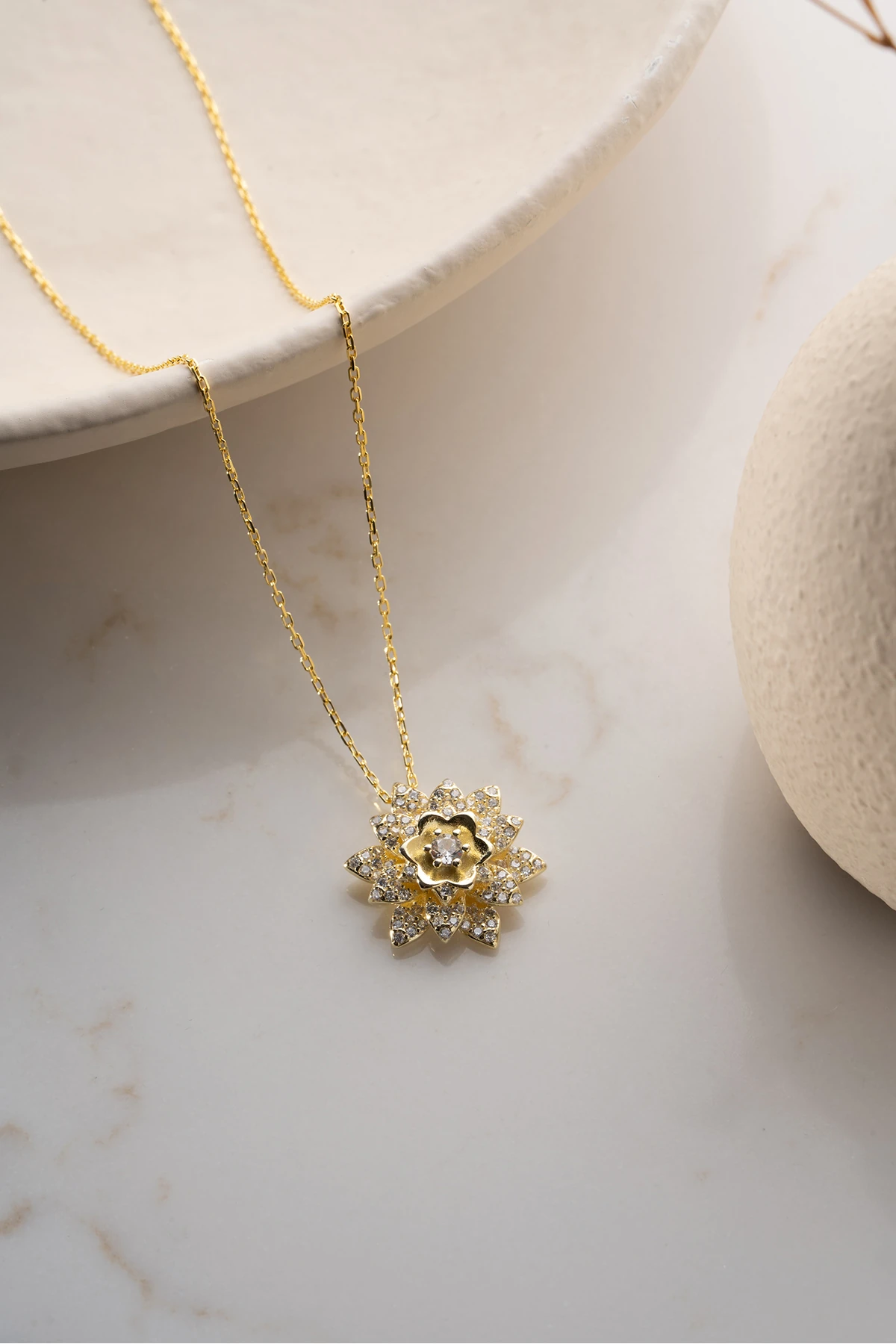 Gümüş Lotus Çiçeği Kolye