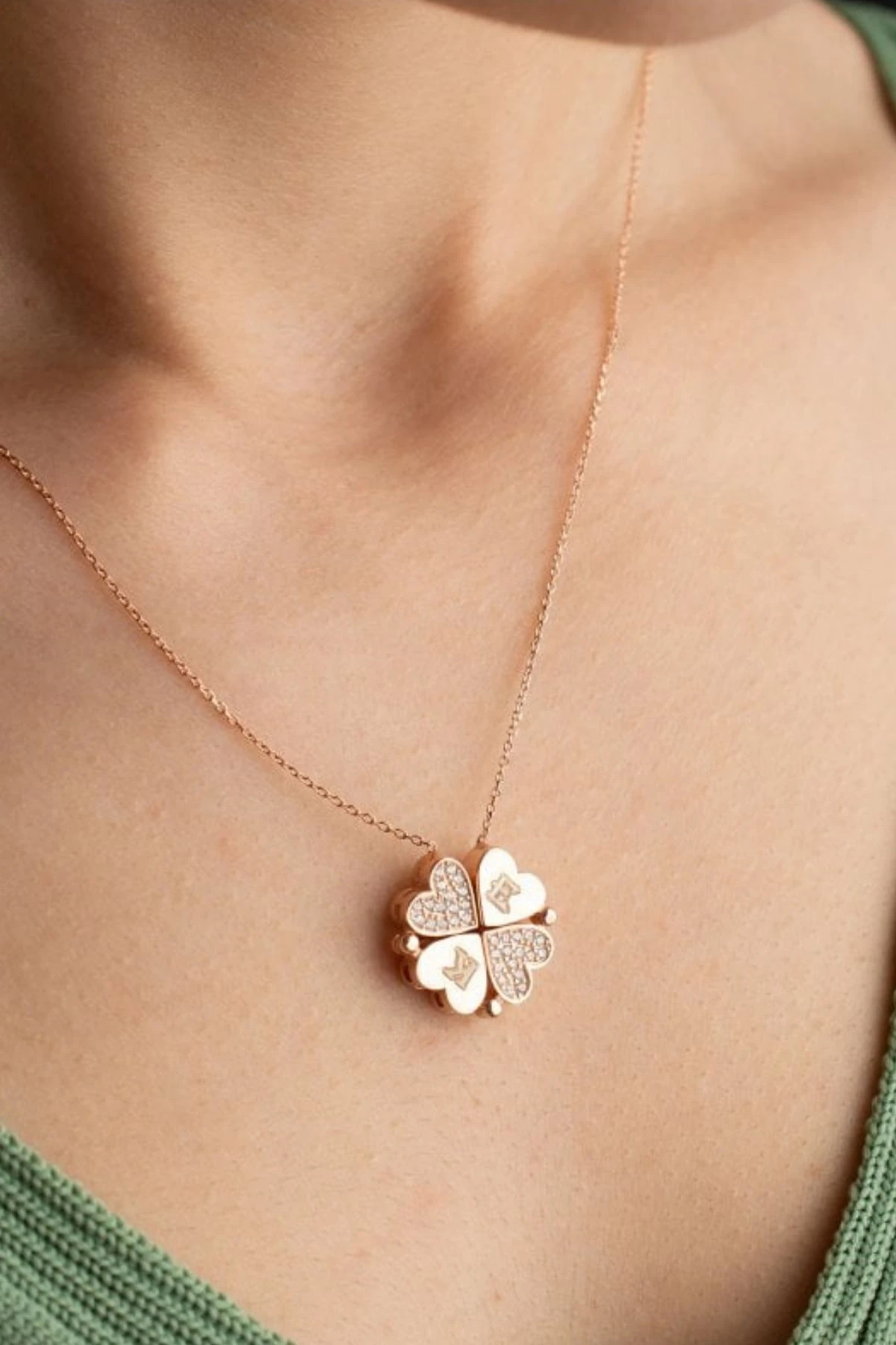 Gümüş Mıknatıslı Ayrılabilir 4 Kalpli Yonca Kolye