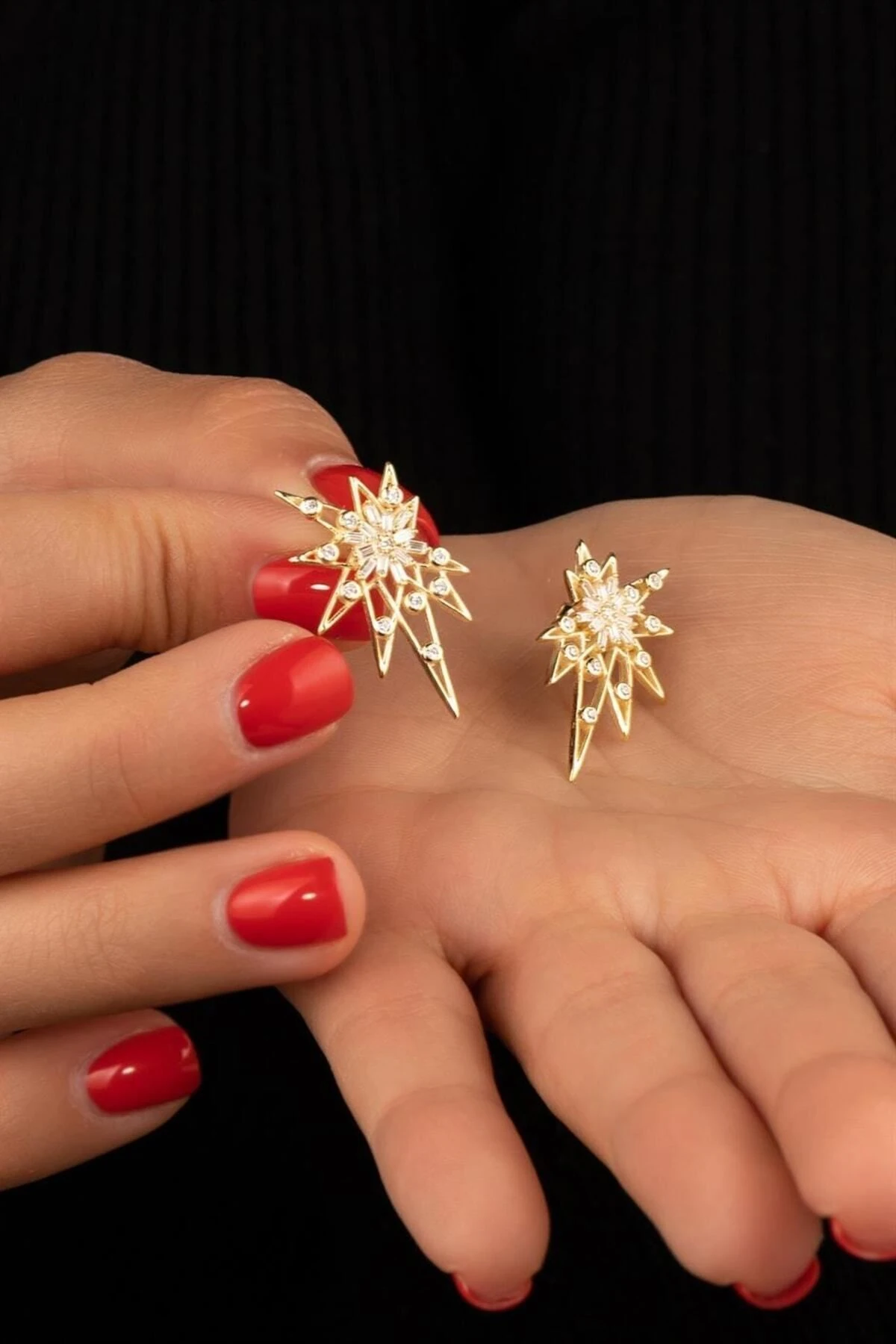 Gümüş Taşlı Yıldız Küpe