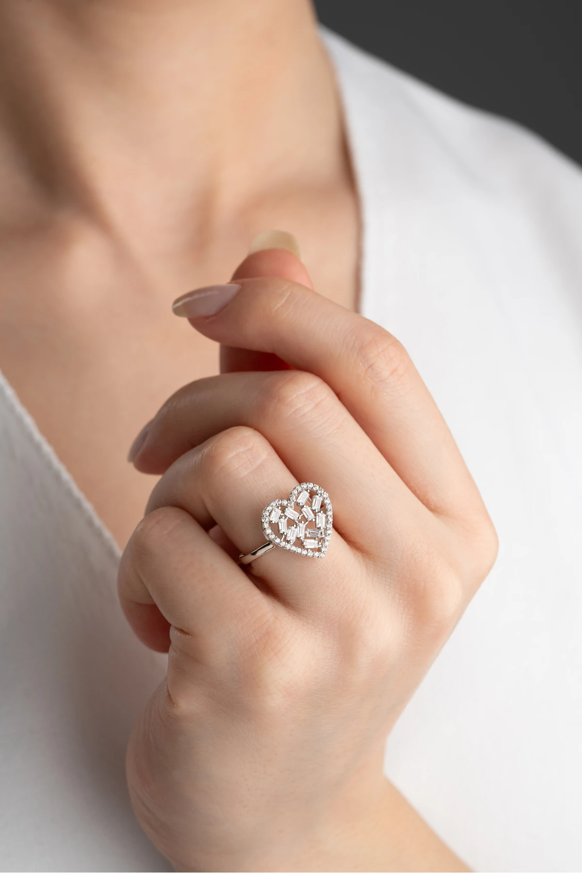 Gümüş Baget Taşlı Kalp Yüzük