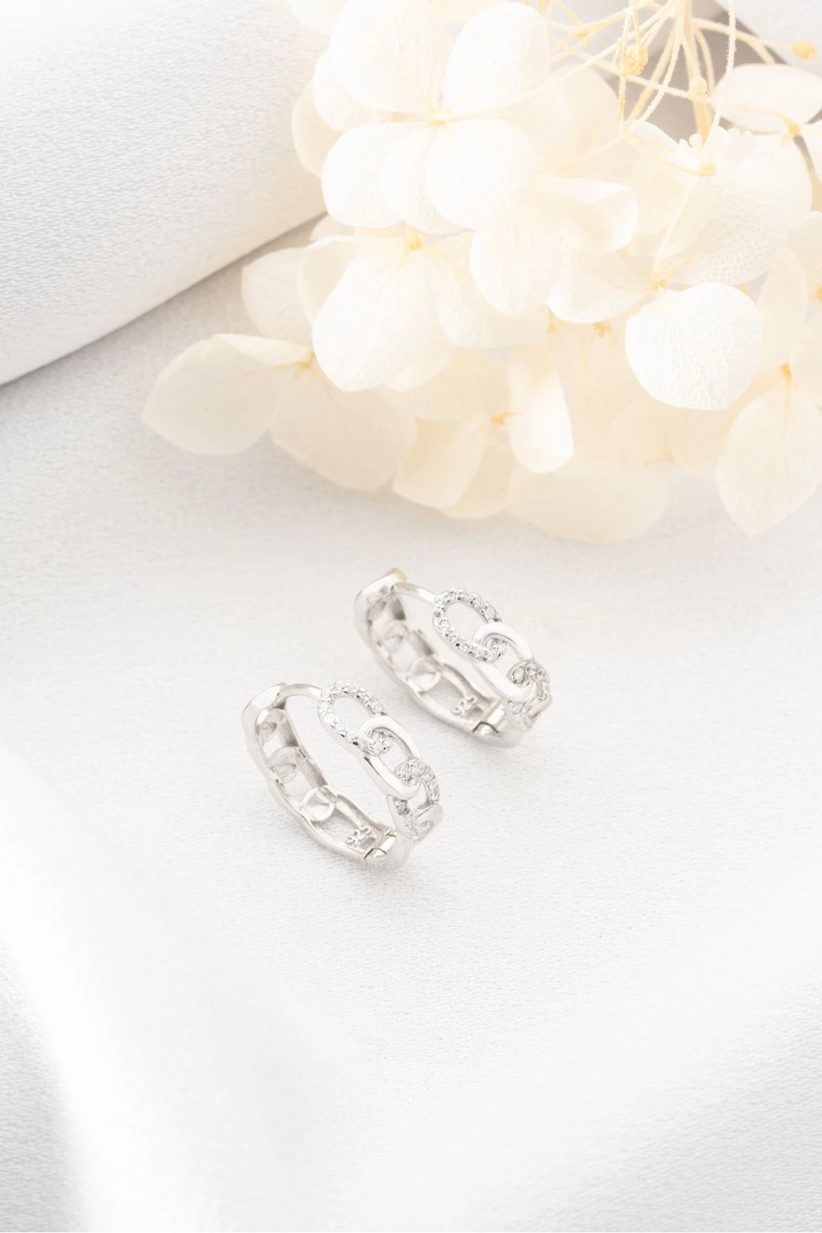 Gümüş Zirkon Taşlı Örgü Halka Küpe