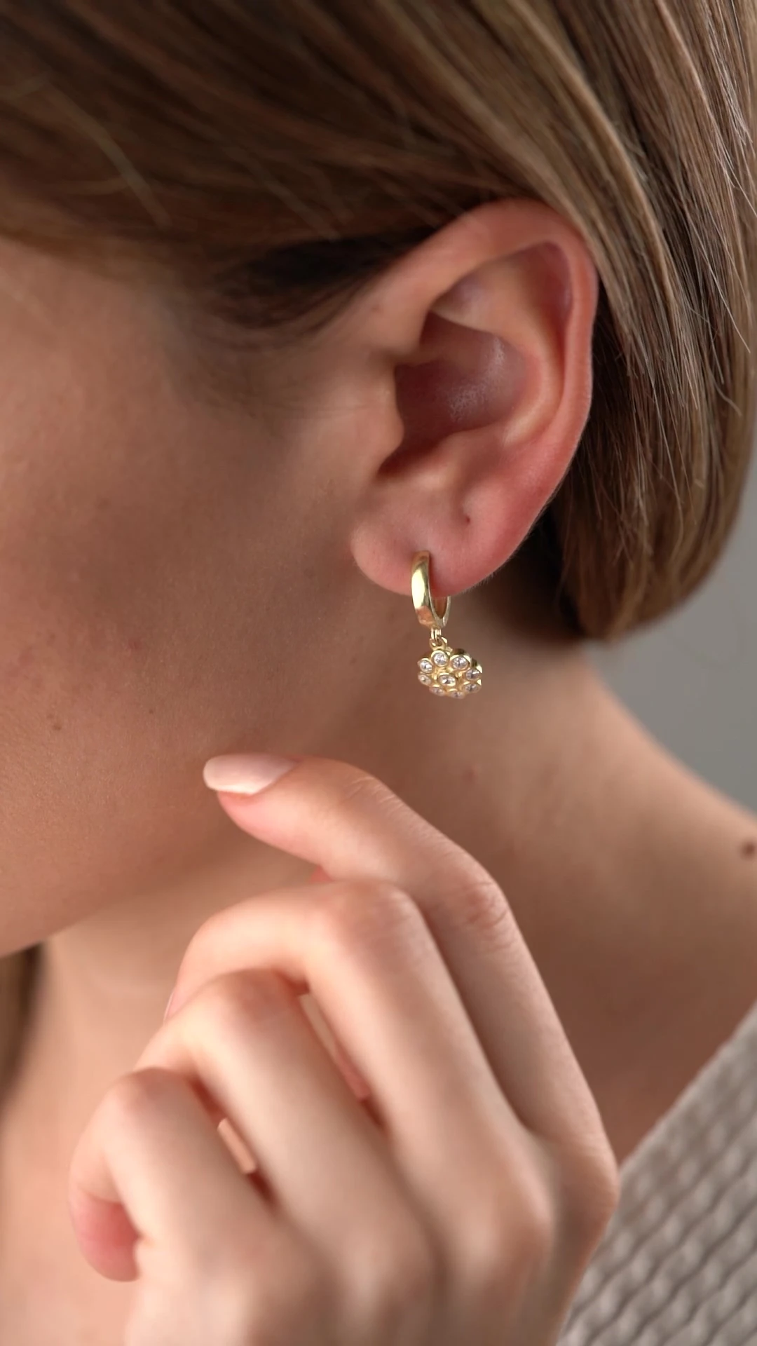 Gümüş Taşlı Çiçek Küpe