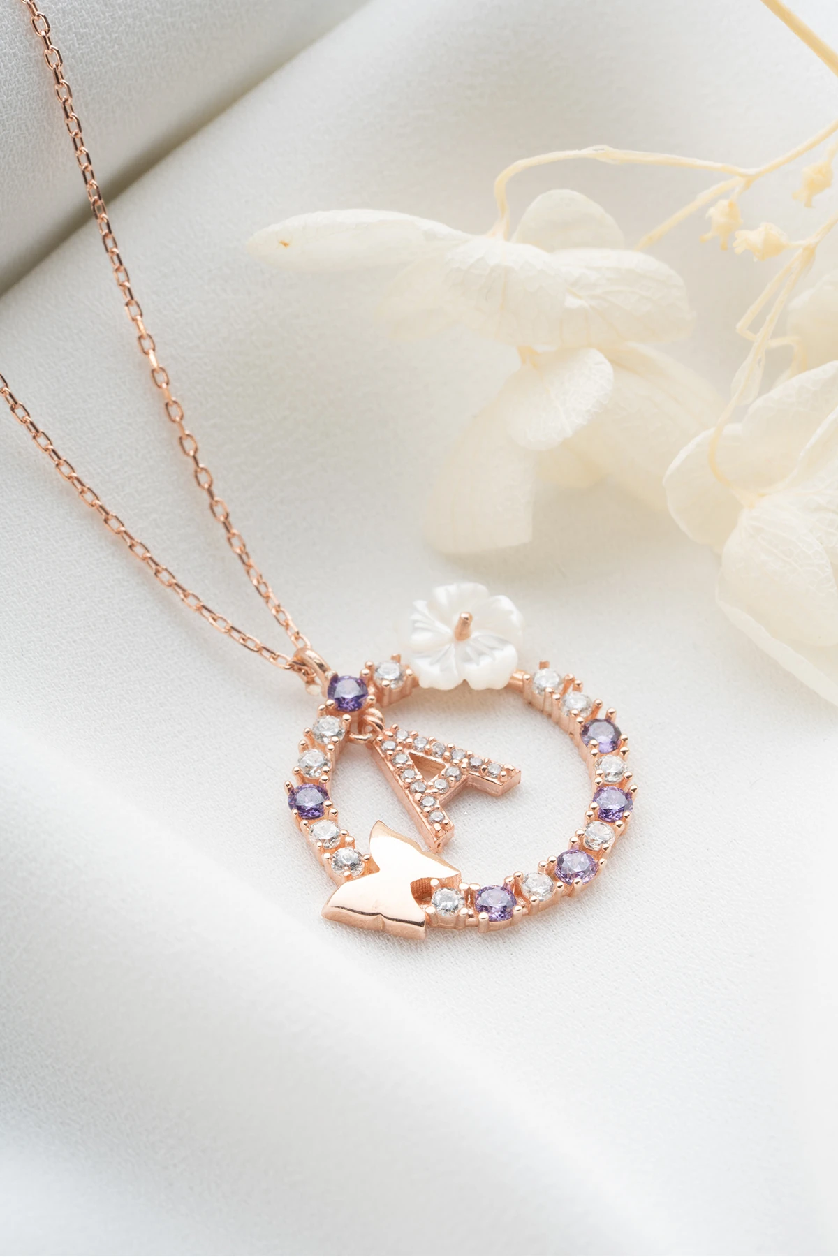 Gümüş Rose Harfli Kelebek Kolye