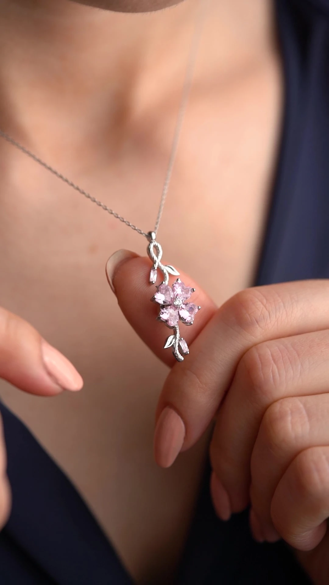 Gümüş Dönen Çiçek Kolye