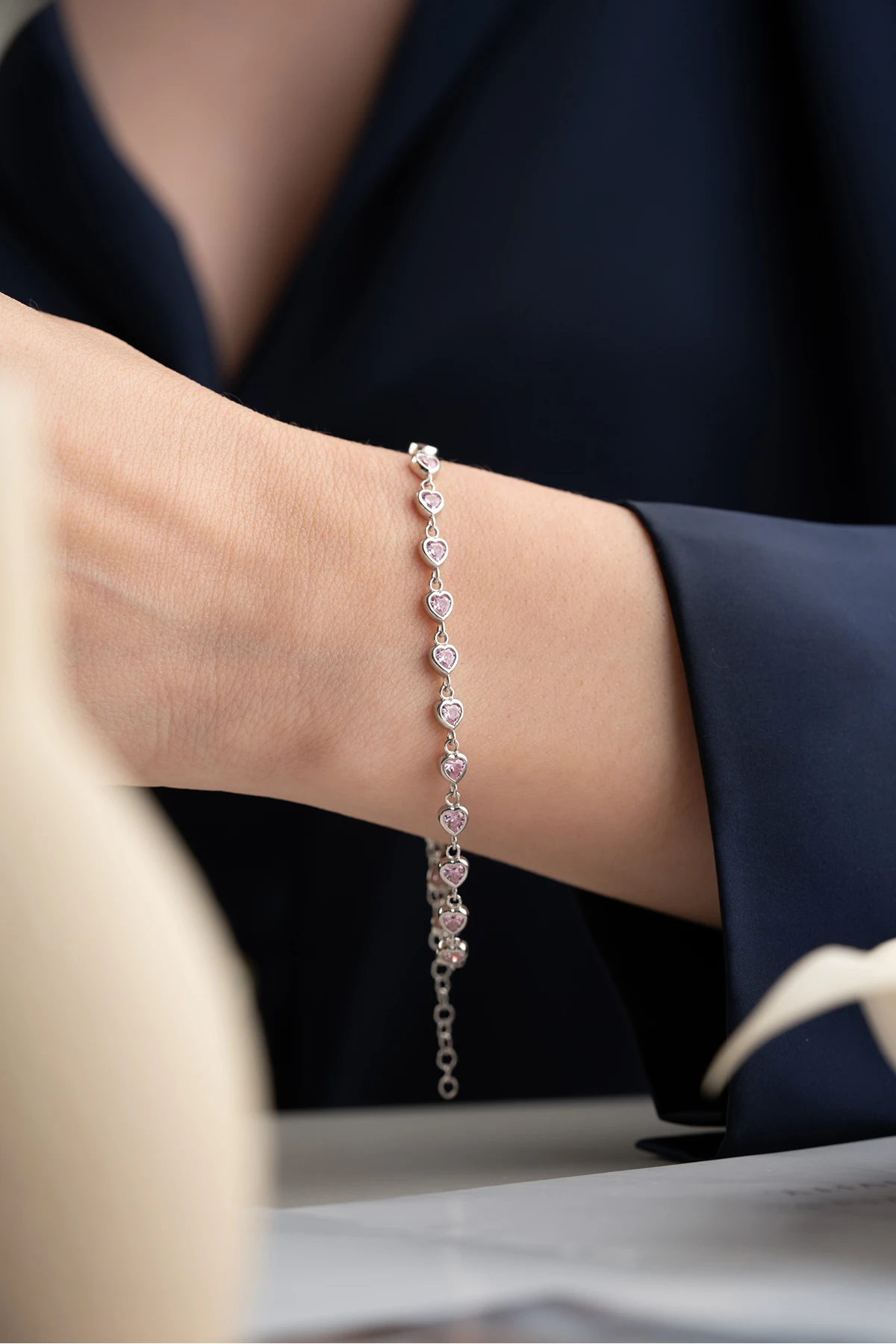 Gümüş Kalpli Pembe Su Yolu Bileklik