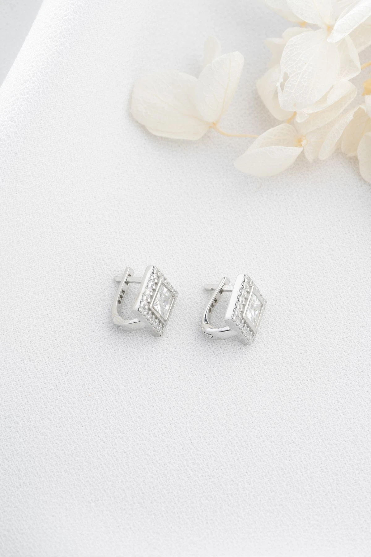 Gümüş Zirkon Taşlı Baget Küpe