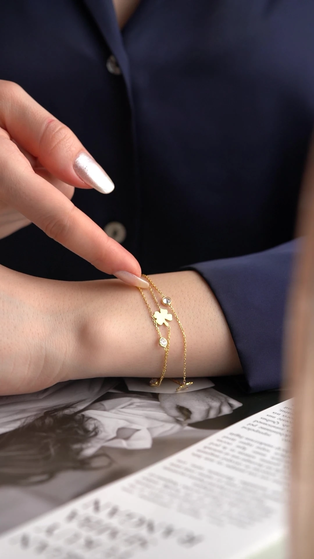 Gümüş 3 Sıra Yoncalı Taşlı Bileklik