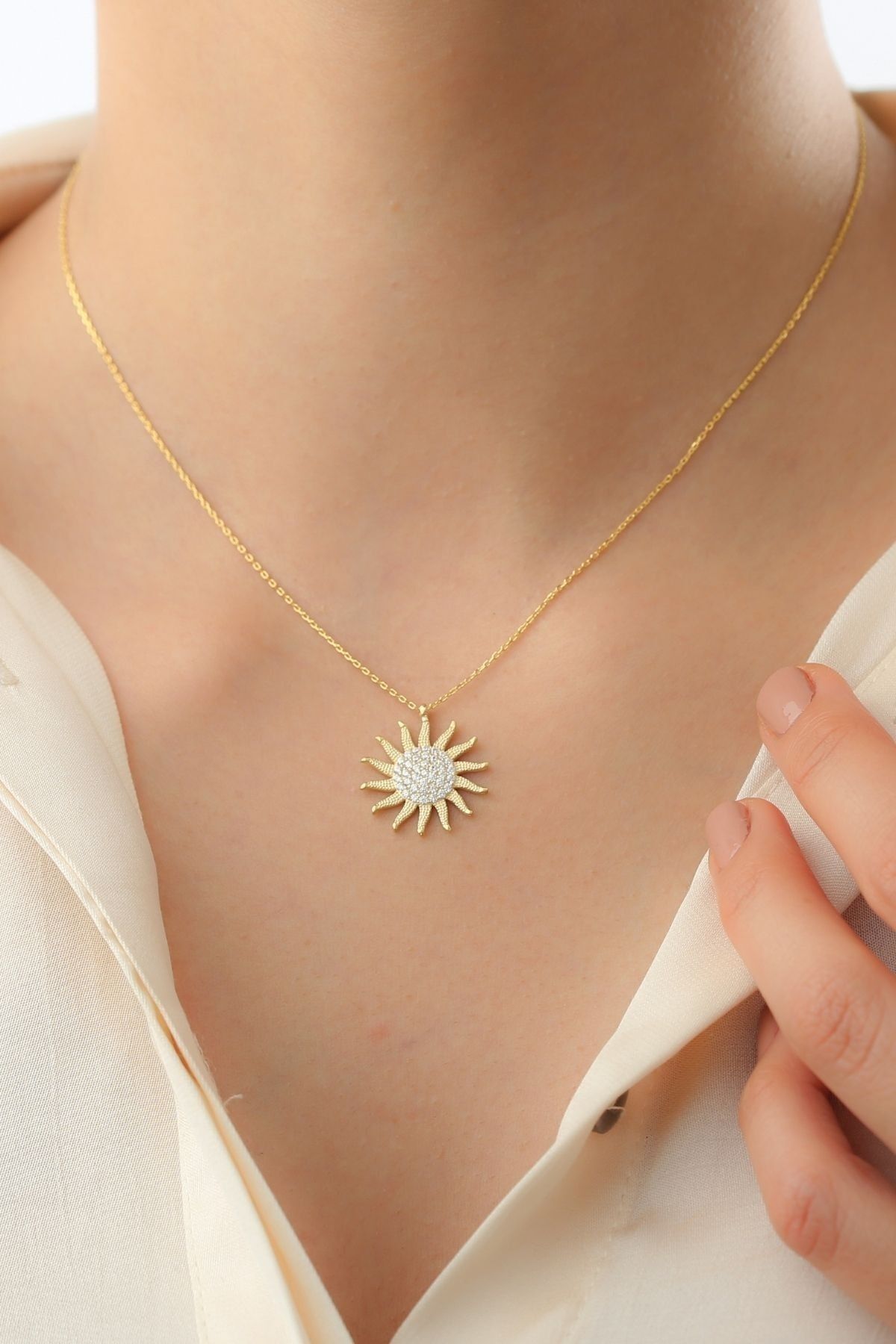 Gümüş Güneş Kolye