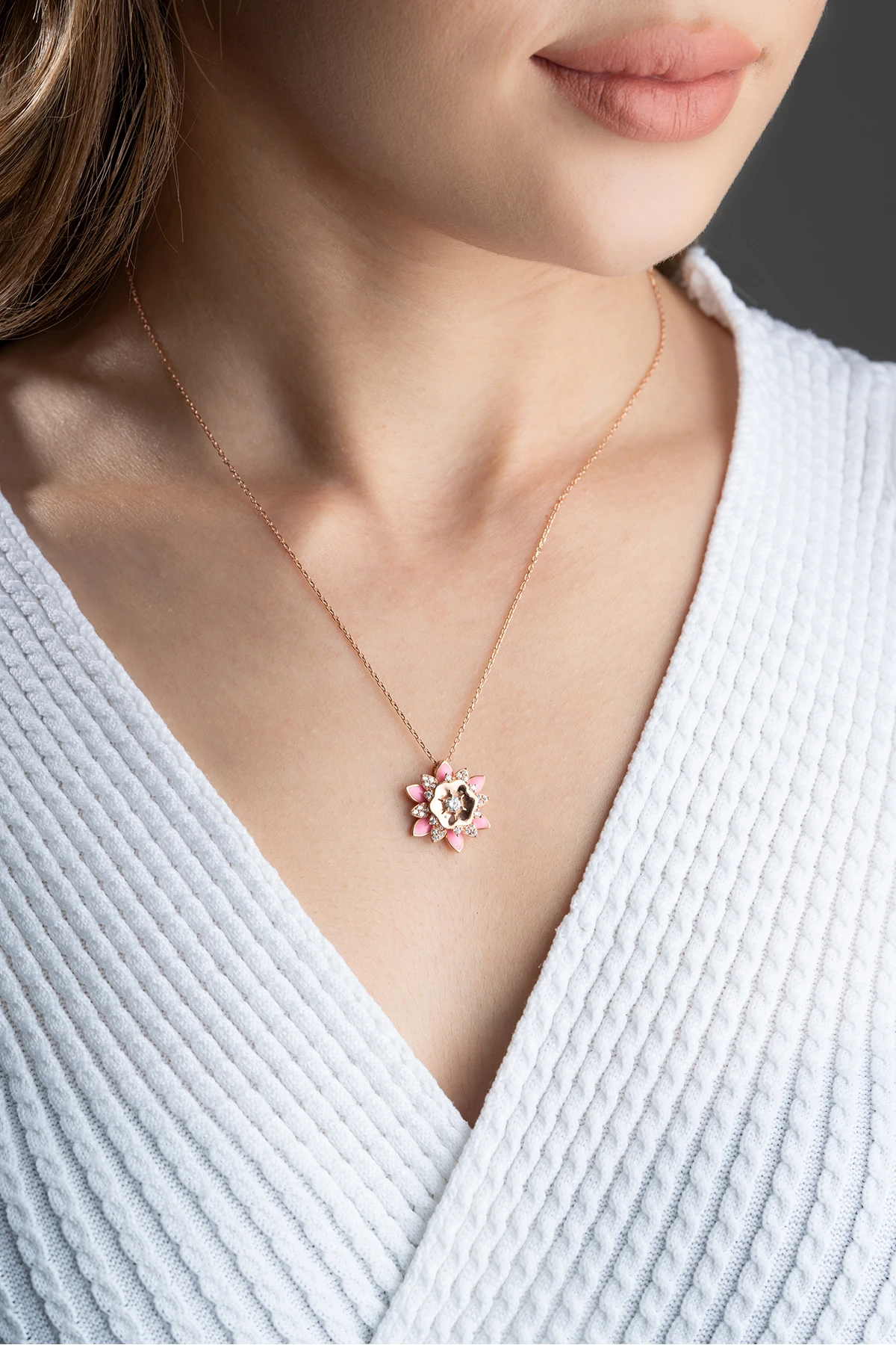 Gümüş Pembe Mineli Lotus Çiçeği Kolye