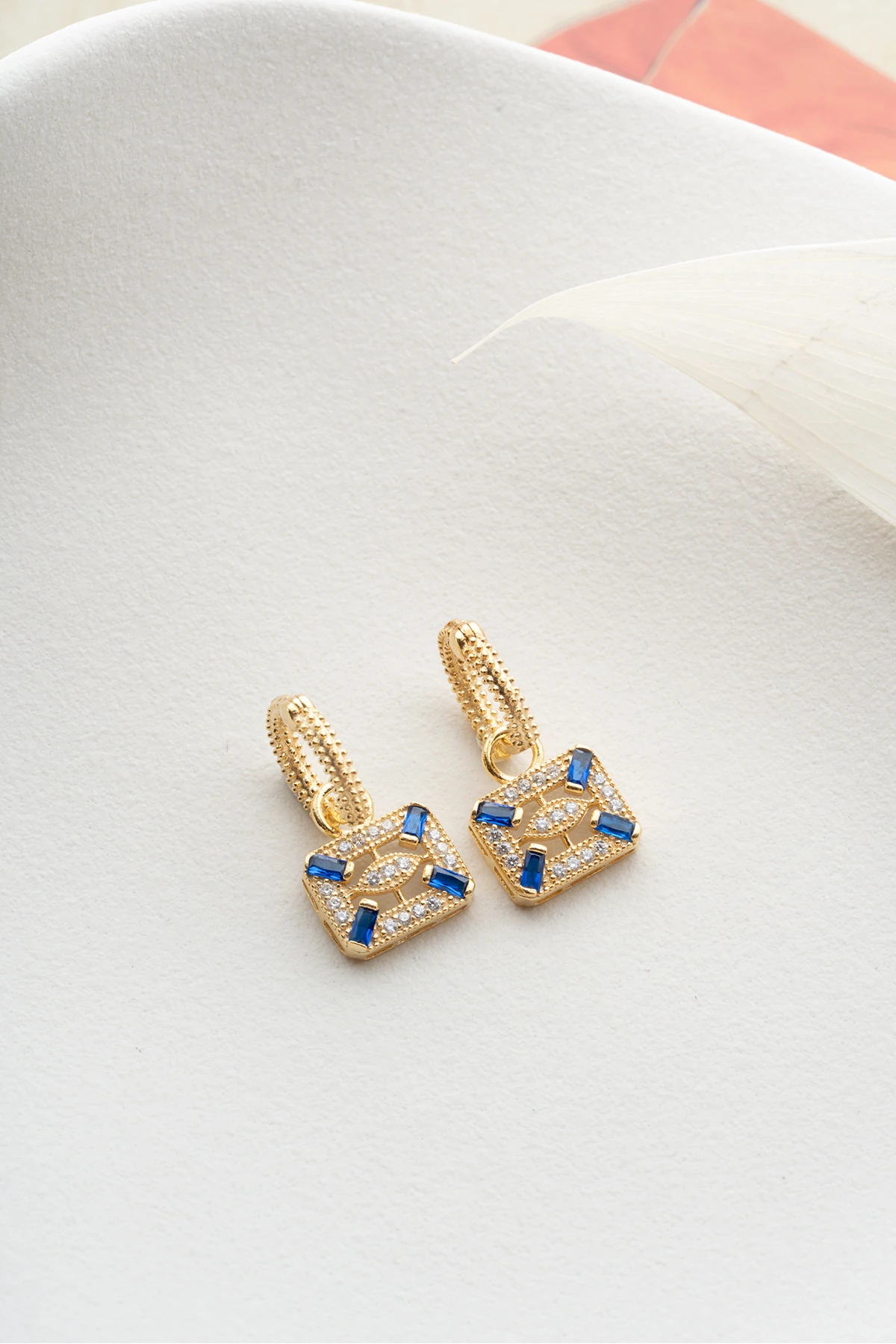 Gümüş Zirkon Taşlı Kadın Küpe