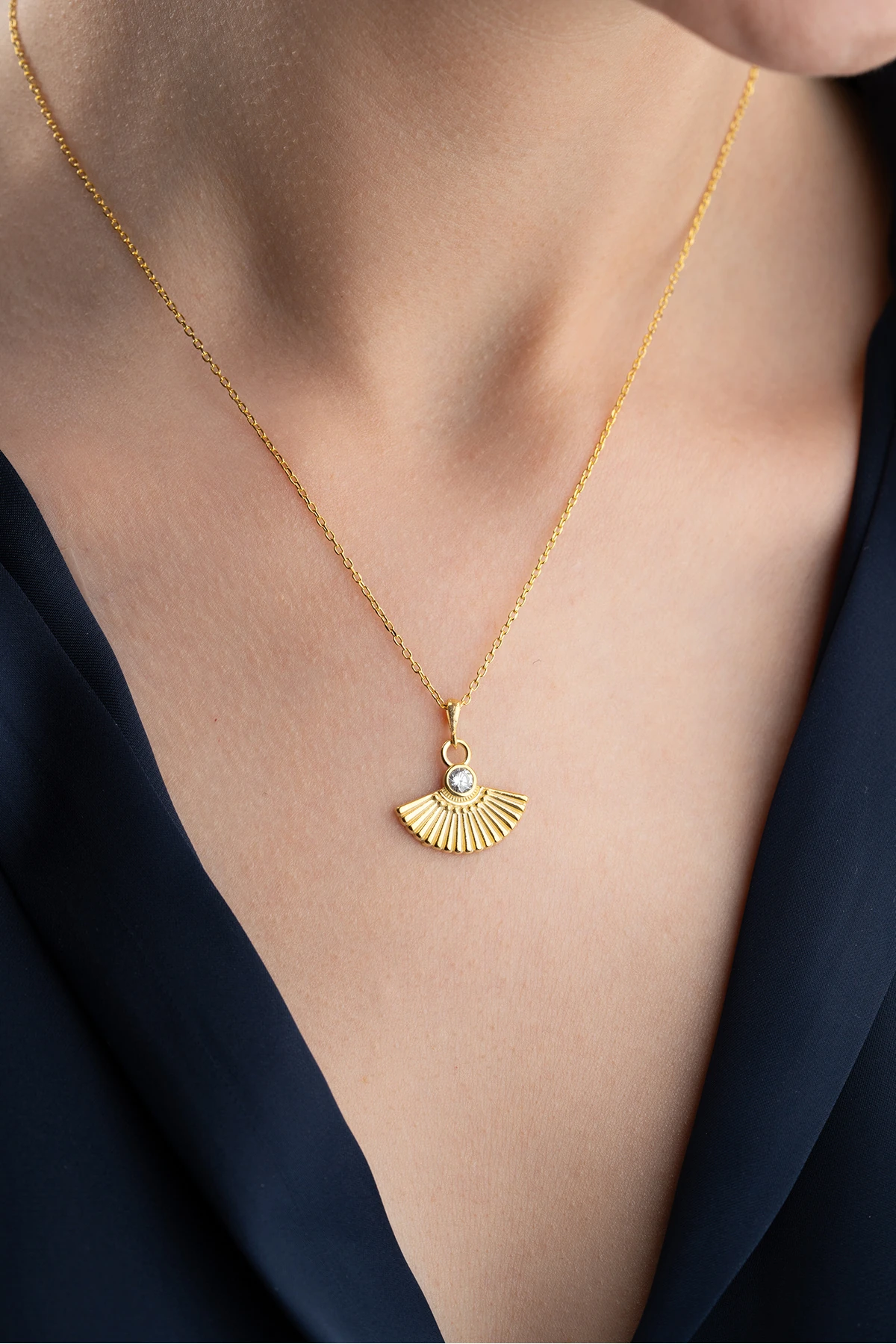 Gümüş Yelpaze Model Kolye