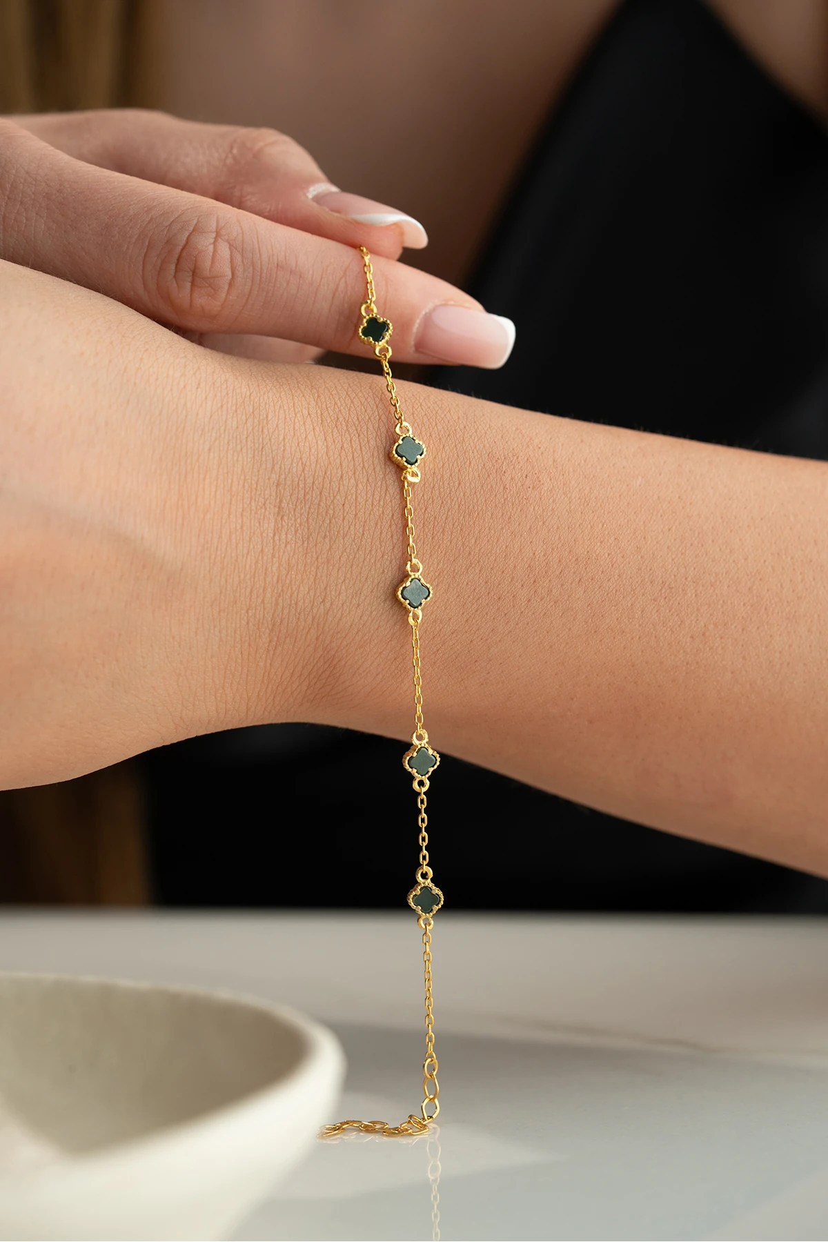 Gümüş Siyah Taşlı Yonca Bileklik