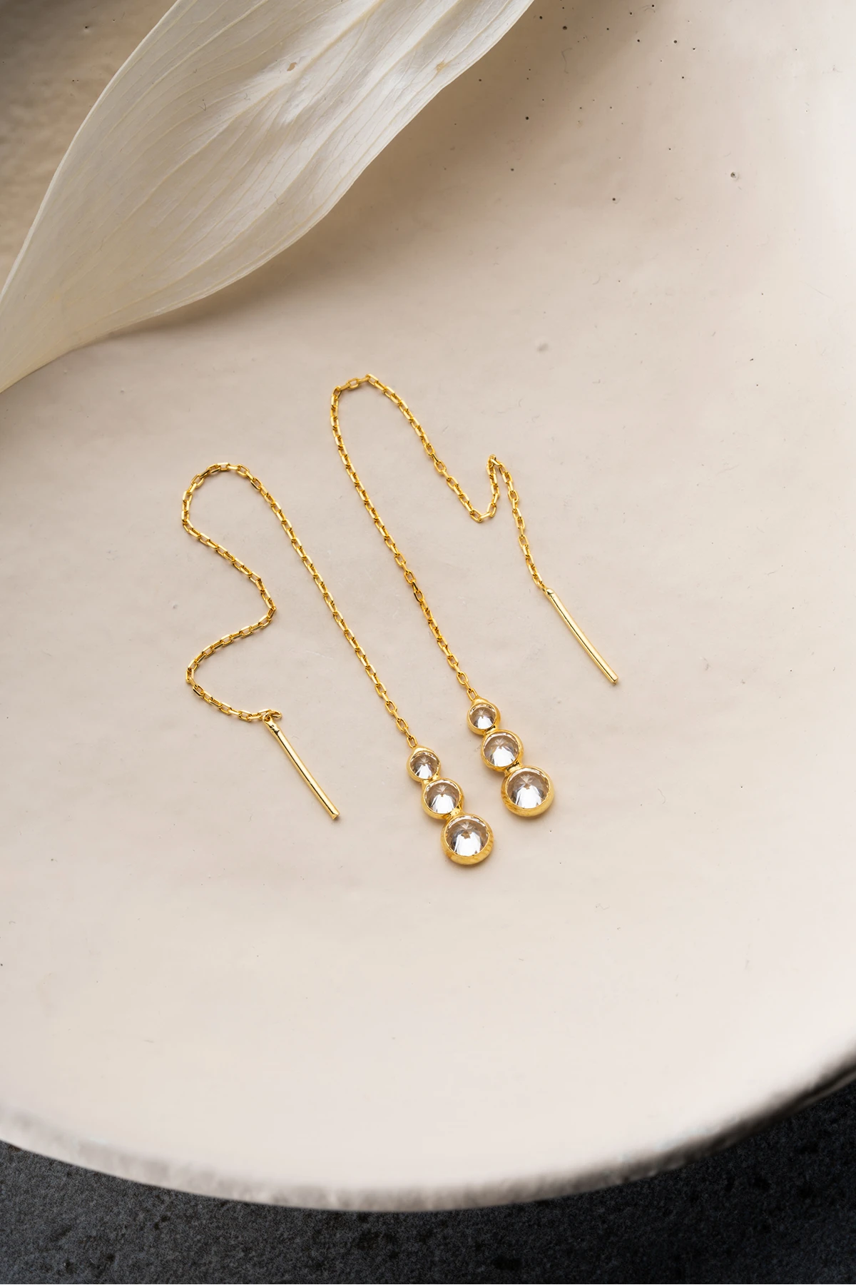 Gümüş Sıra Taşlı Zincir Küpe