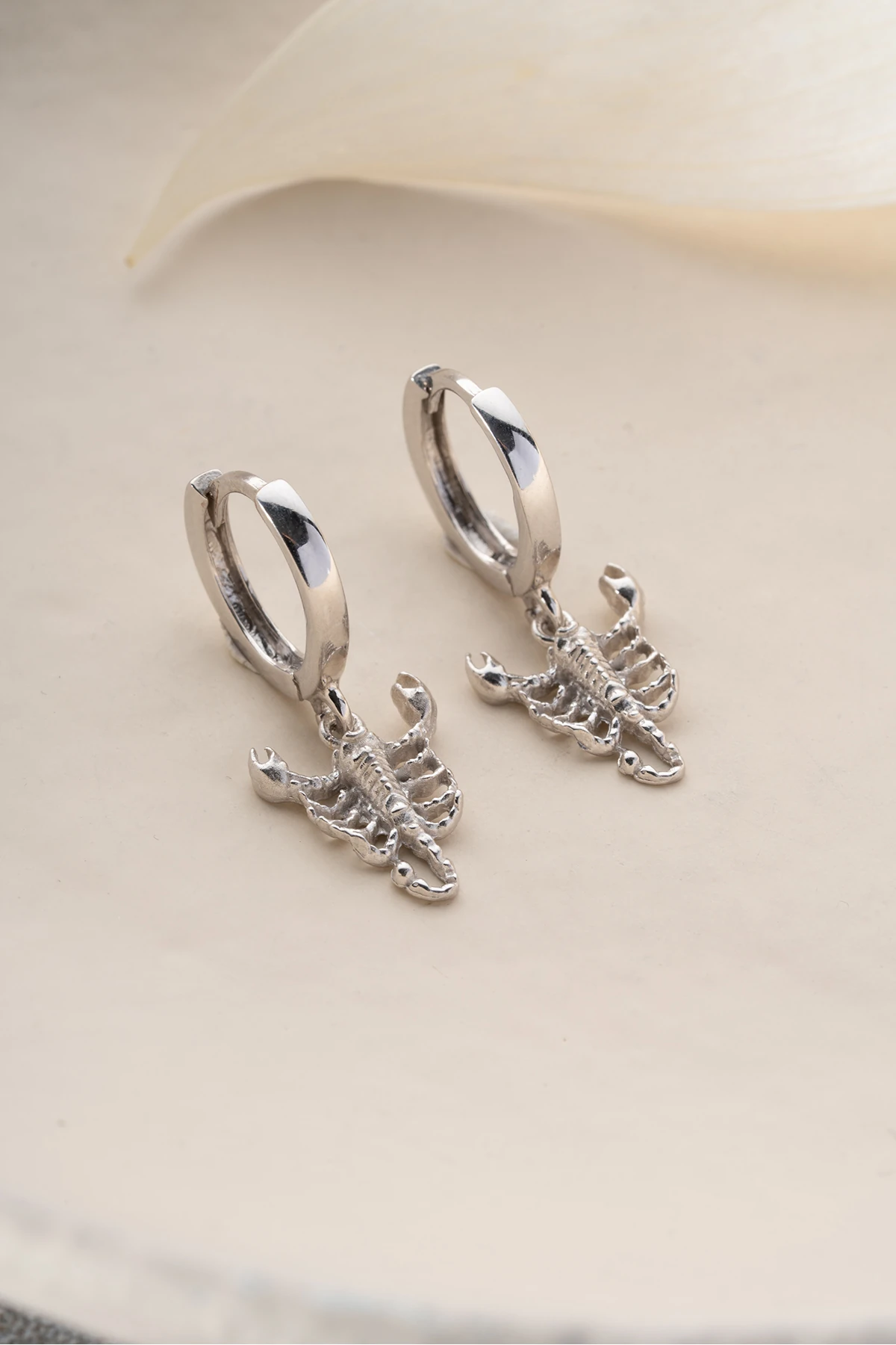 Gümüş Akrep Küpe