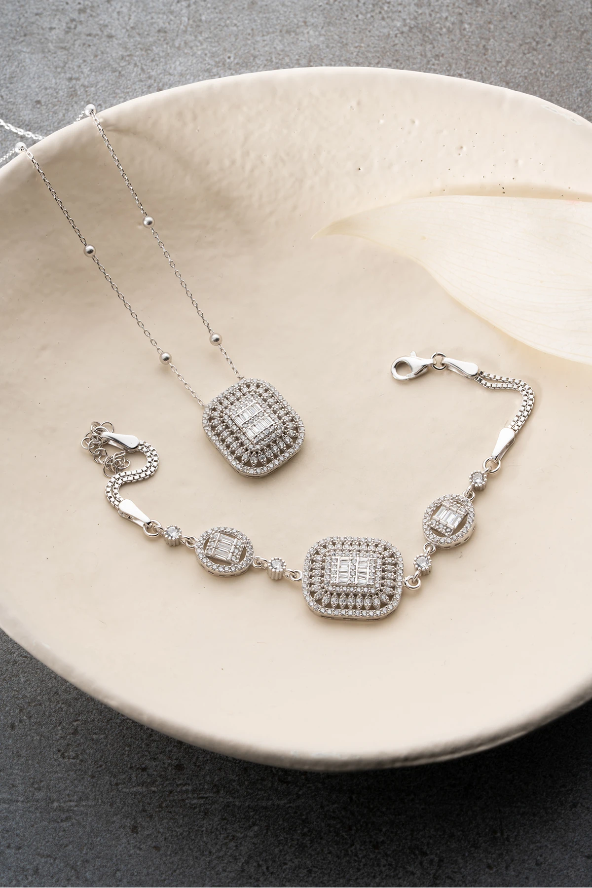 Gümüş Baget Bileklik Kolye