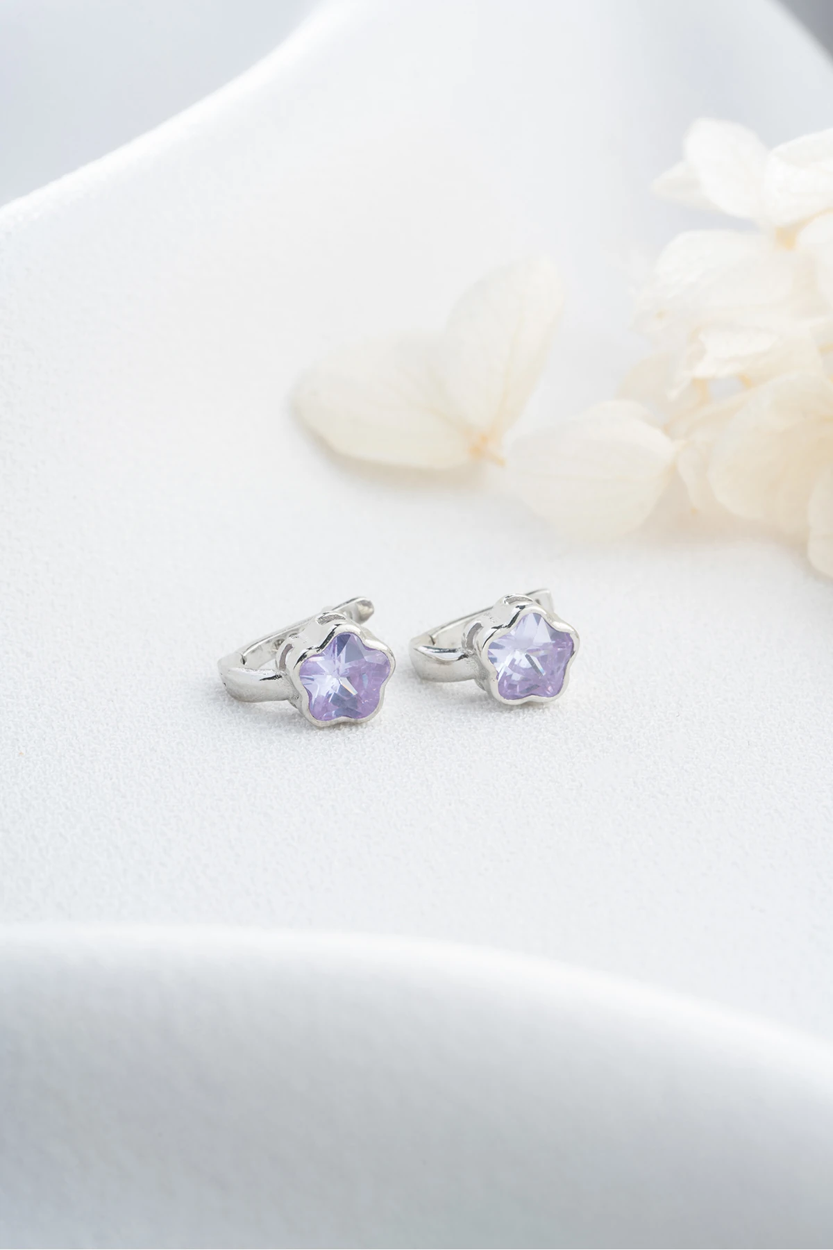 Gümüş Yıldız Minik Küpe