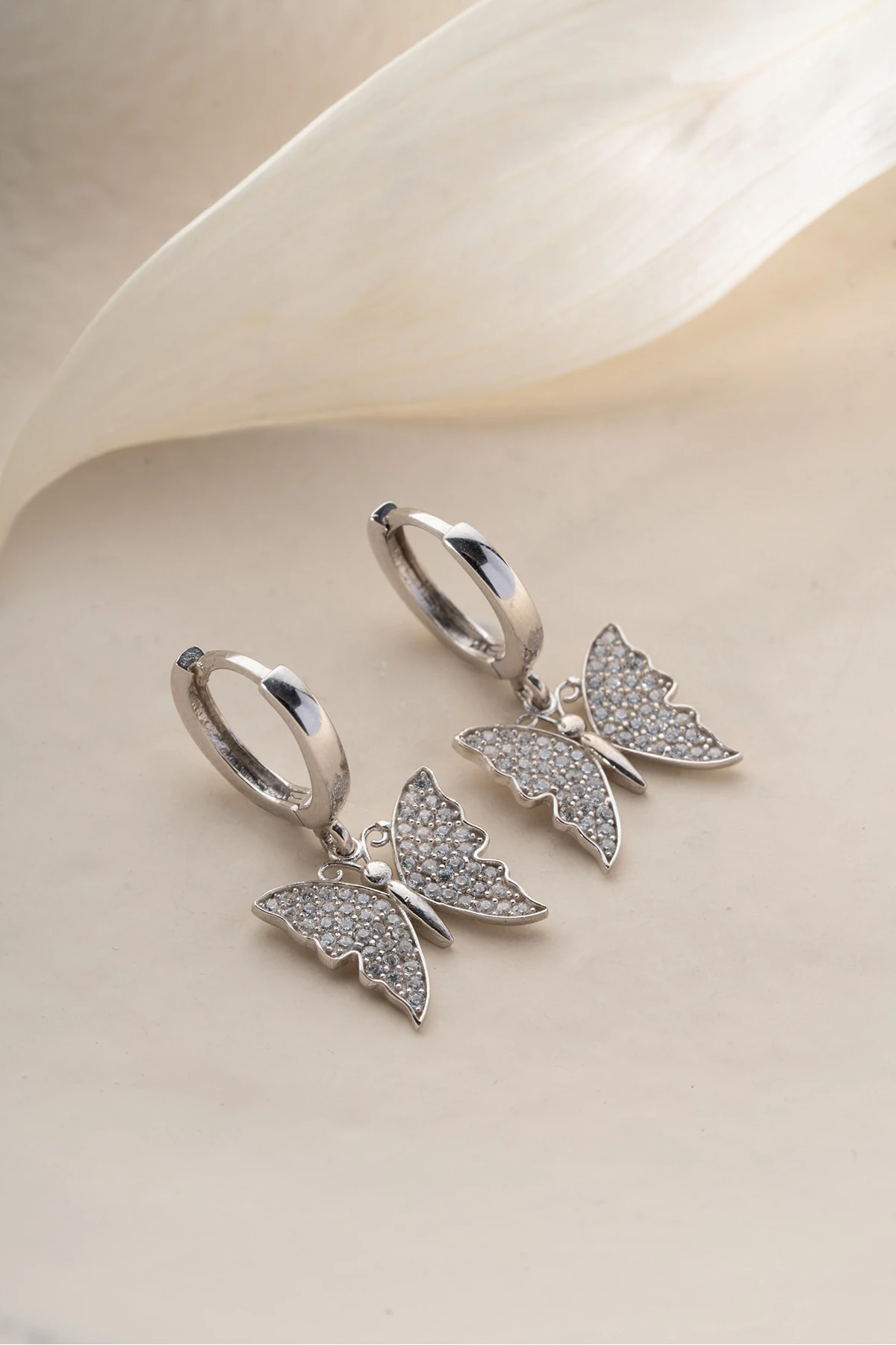 Gümüş Kelebek Küpe Küpe