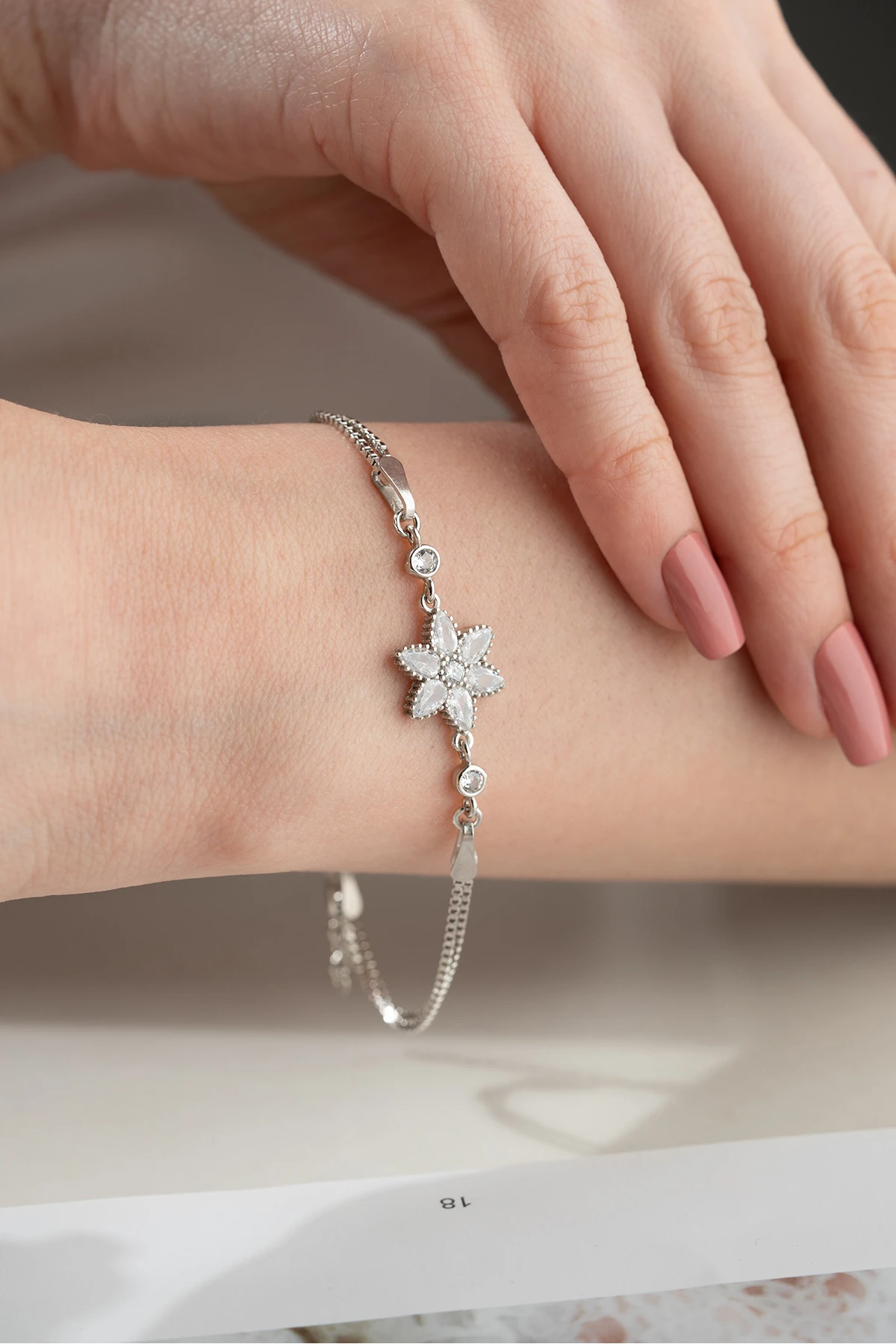 Gümüş Manolya Çiçeği Bileklik