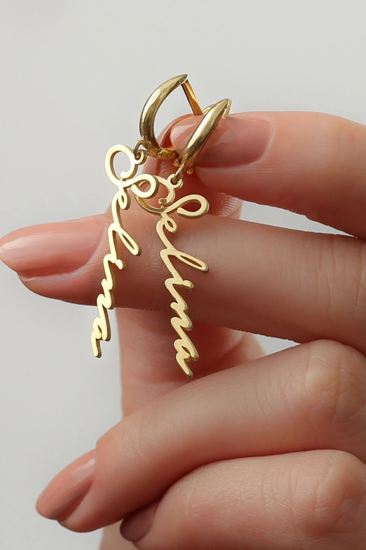 Gümüş Kişiye Özel Italik Isimli Küpe