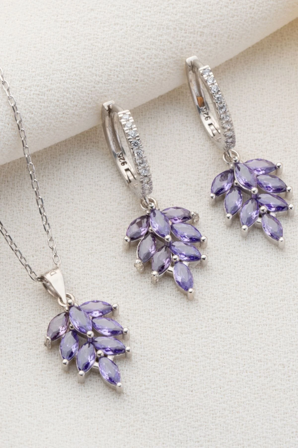 Gümüş Yaprak Model Küpe Kolye Takı Seti