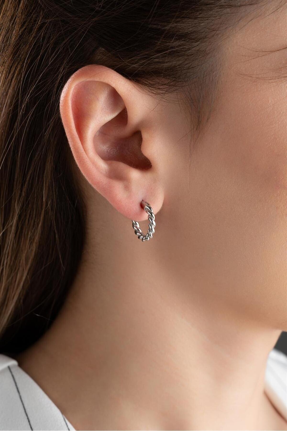 Rodyum Desenli Halka Gümüş Küpe