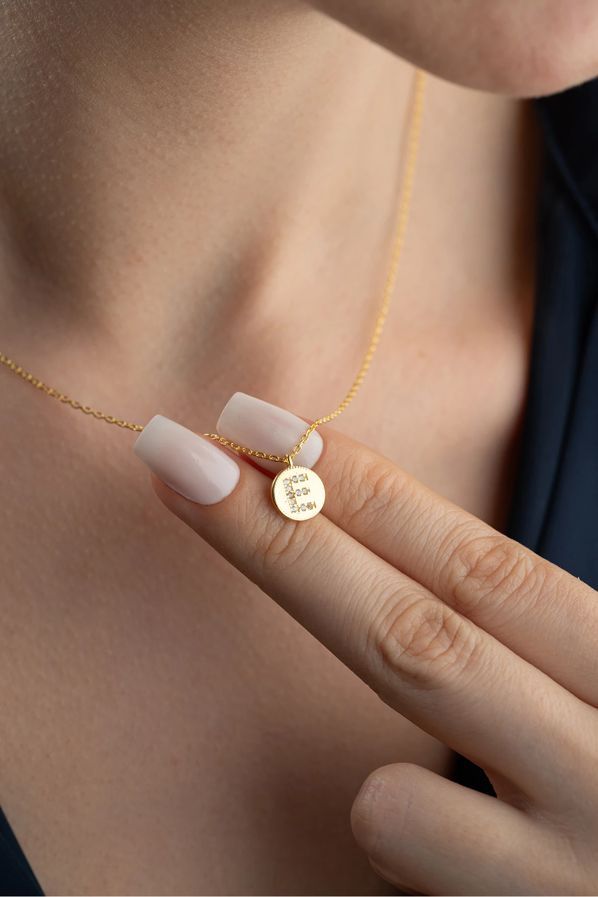 Gümüş Taşlı Plaka Harf Kolye