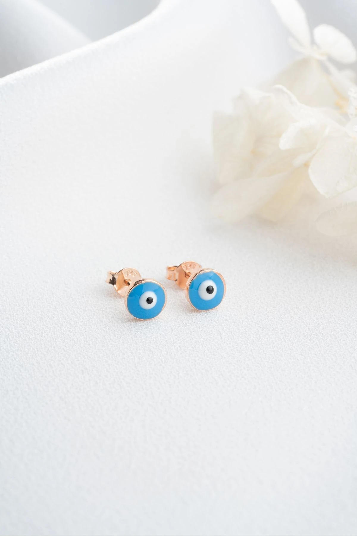 Gümüş Minik Göz Nazarlı Çivili Küpe