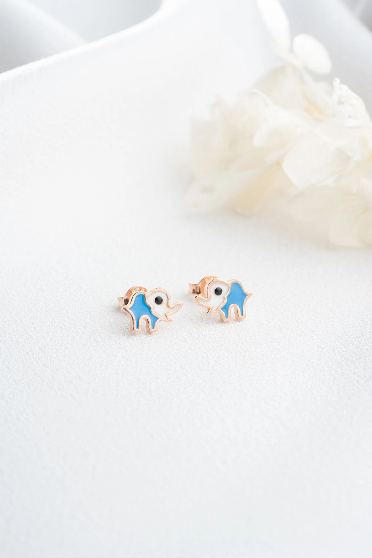 Gümüş Minik Fil Çivili Küpe