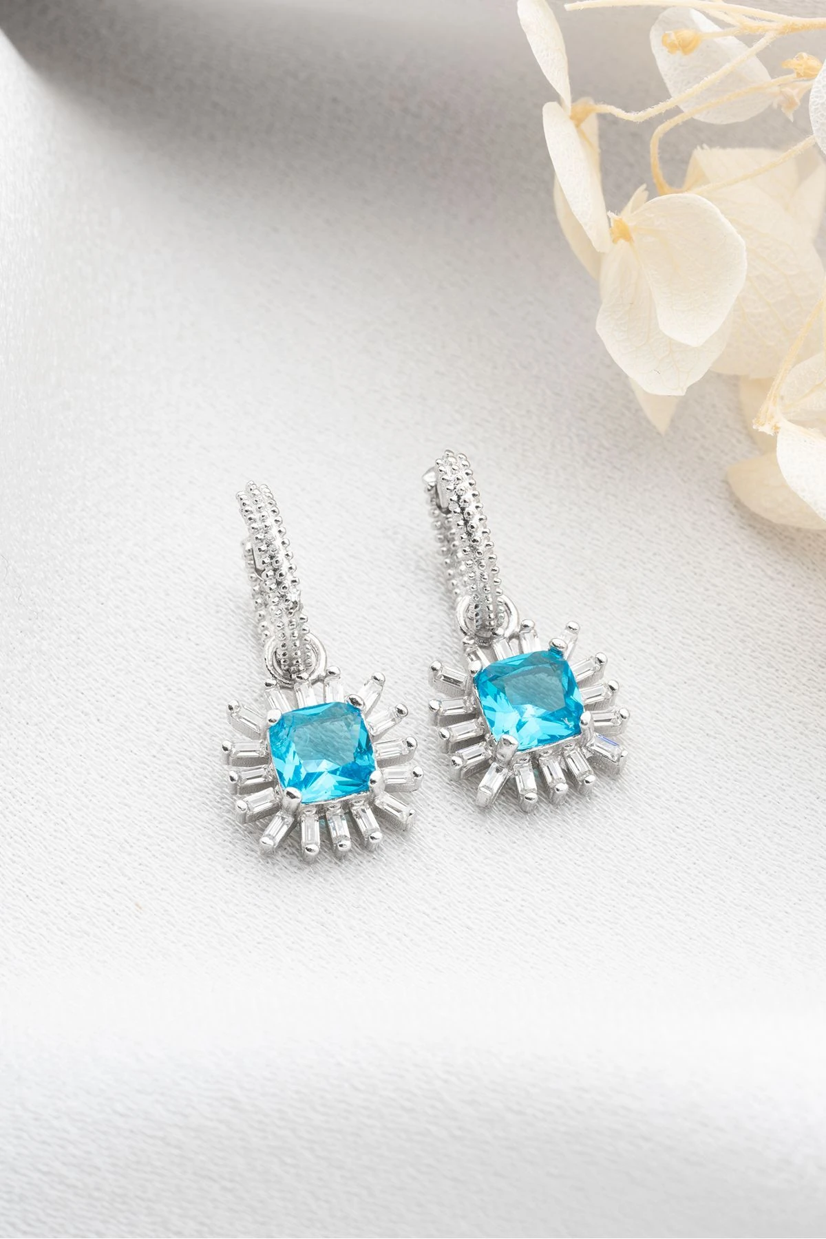 Gümüş Baget Taşlı Küpe