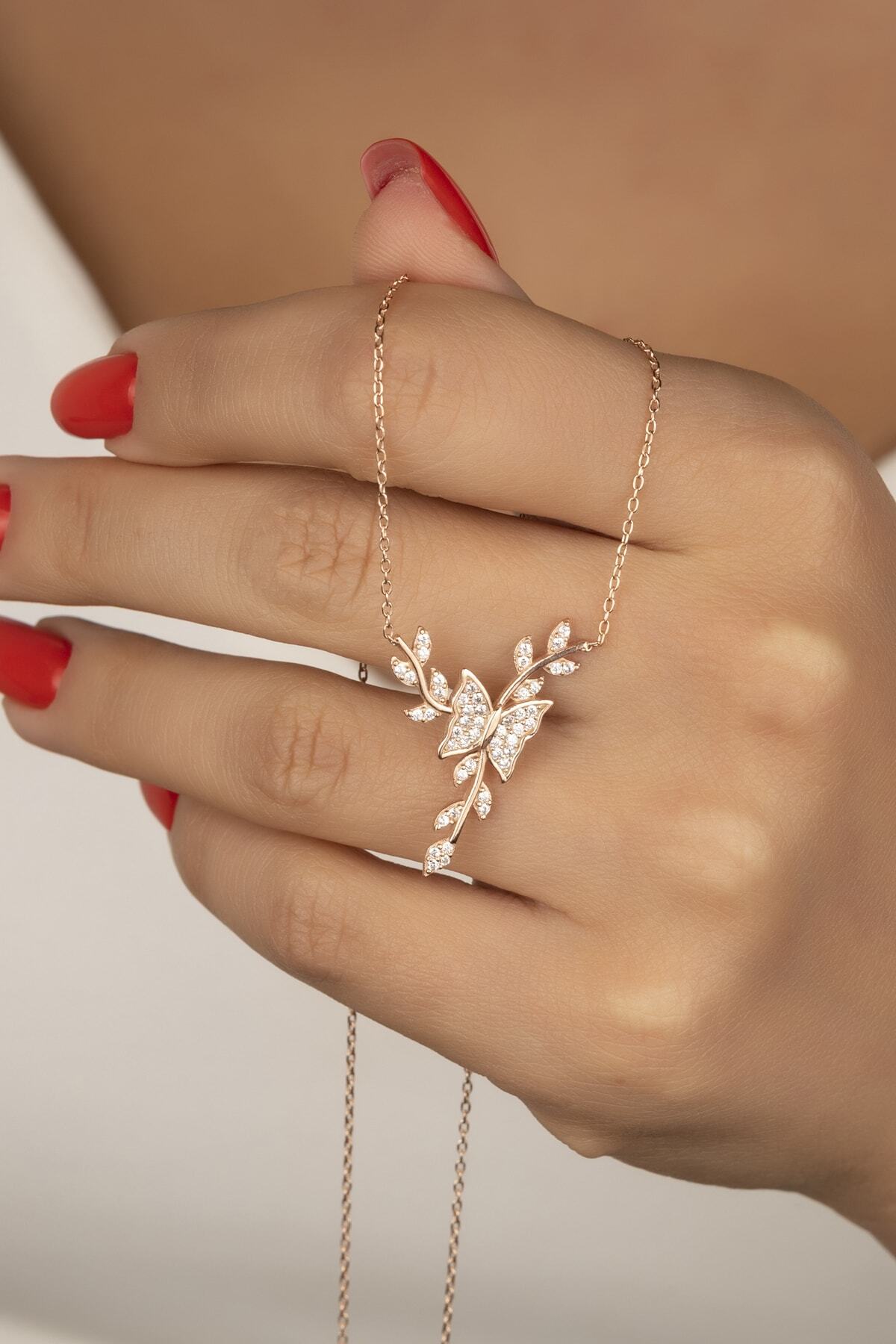 Gümüş Rose Daldaki Kelebek Kolye