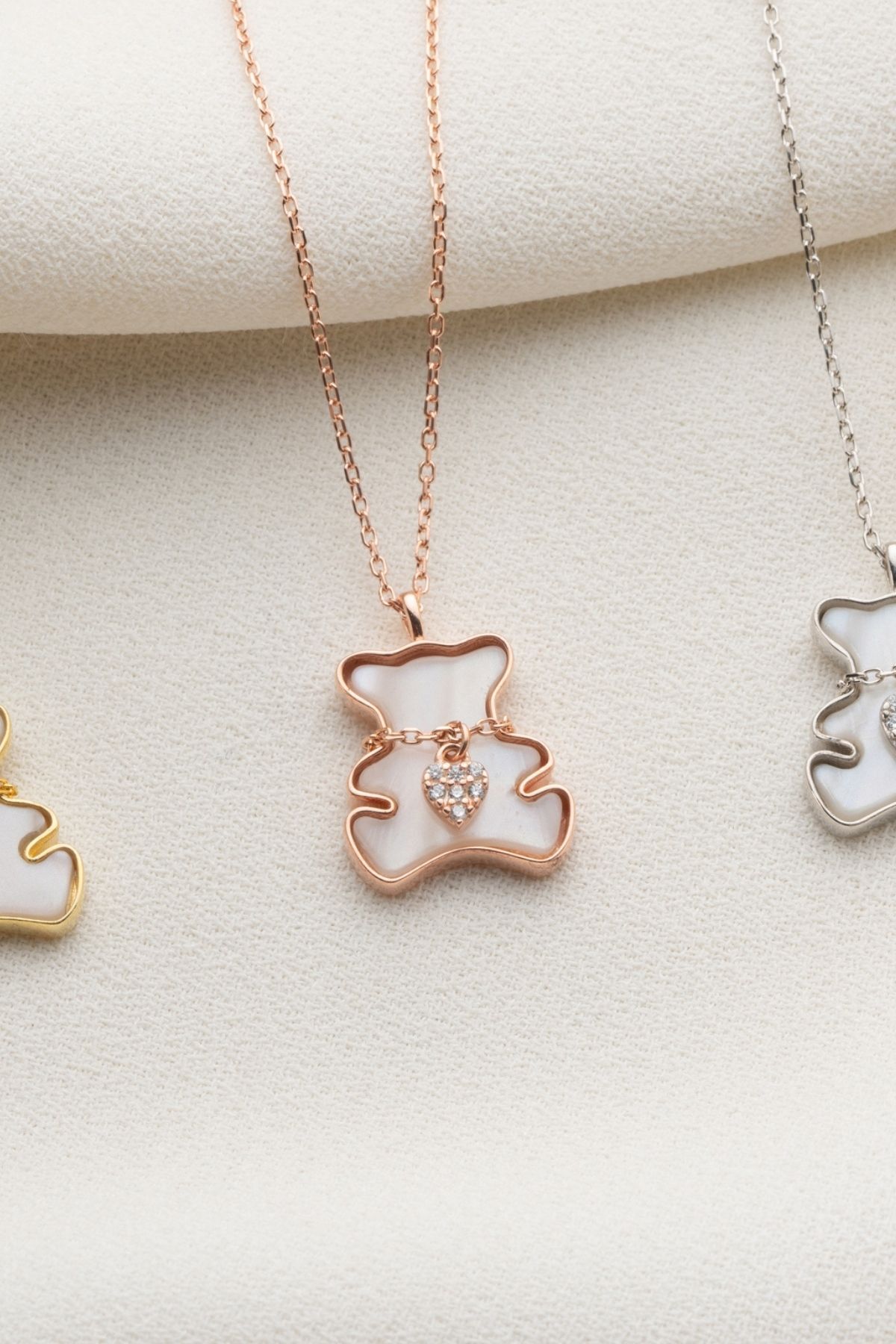 Gümüş Sedefli Ayıcık Kolye