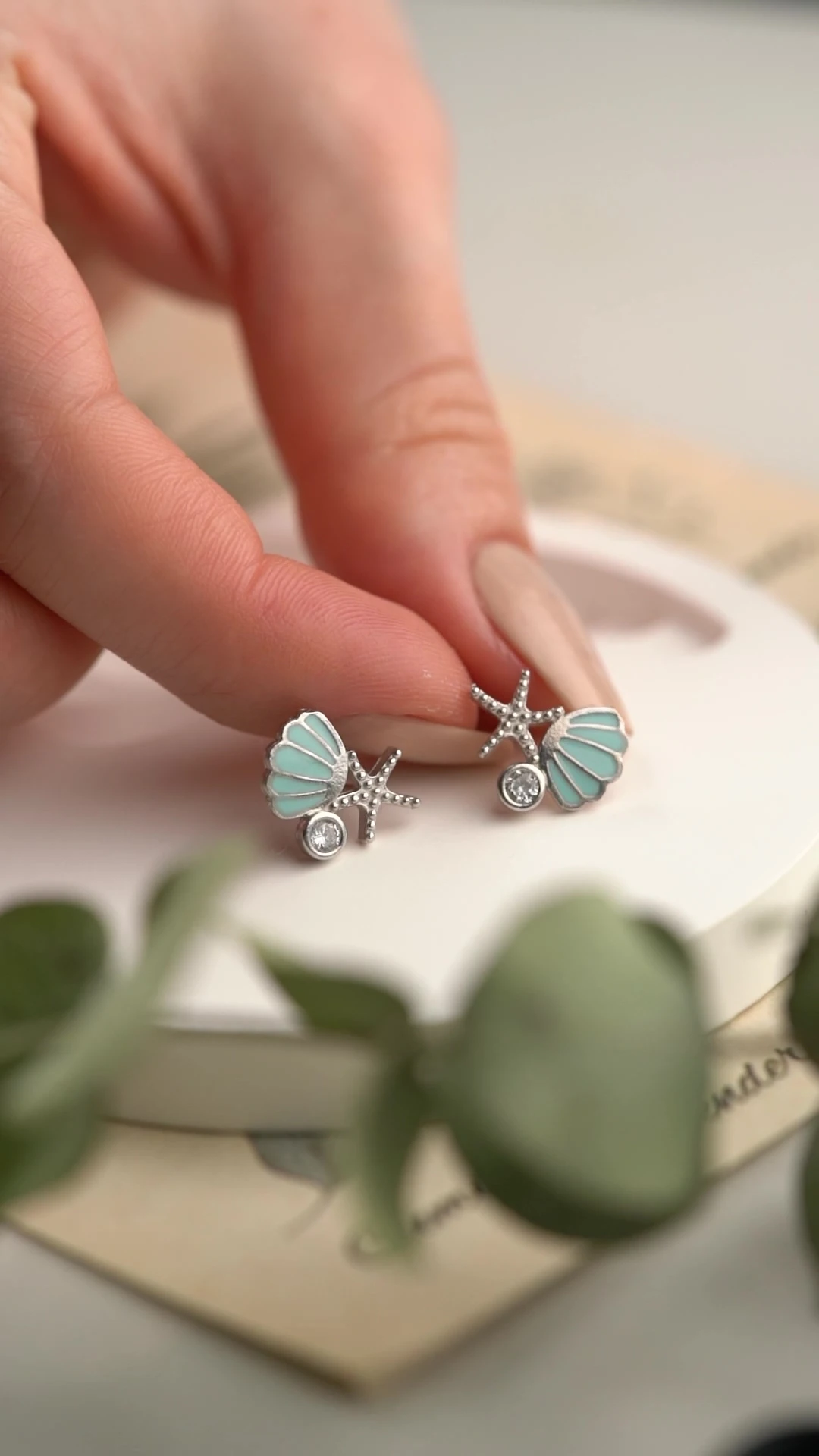 Gümüş Çivili Deniz Kabuğu Küpe