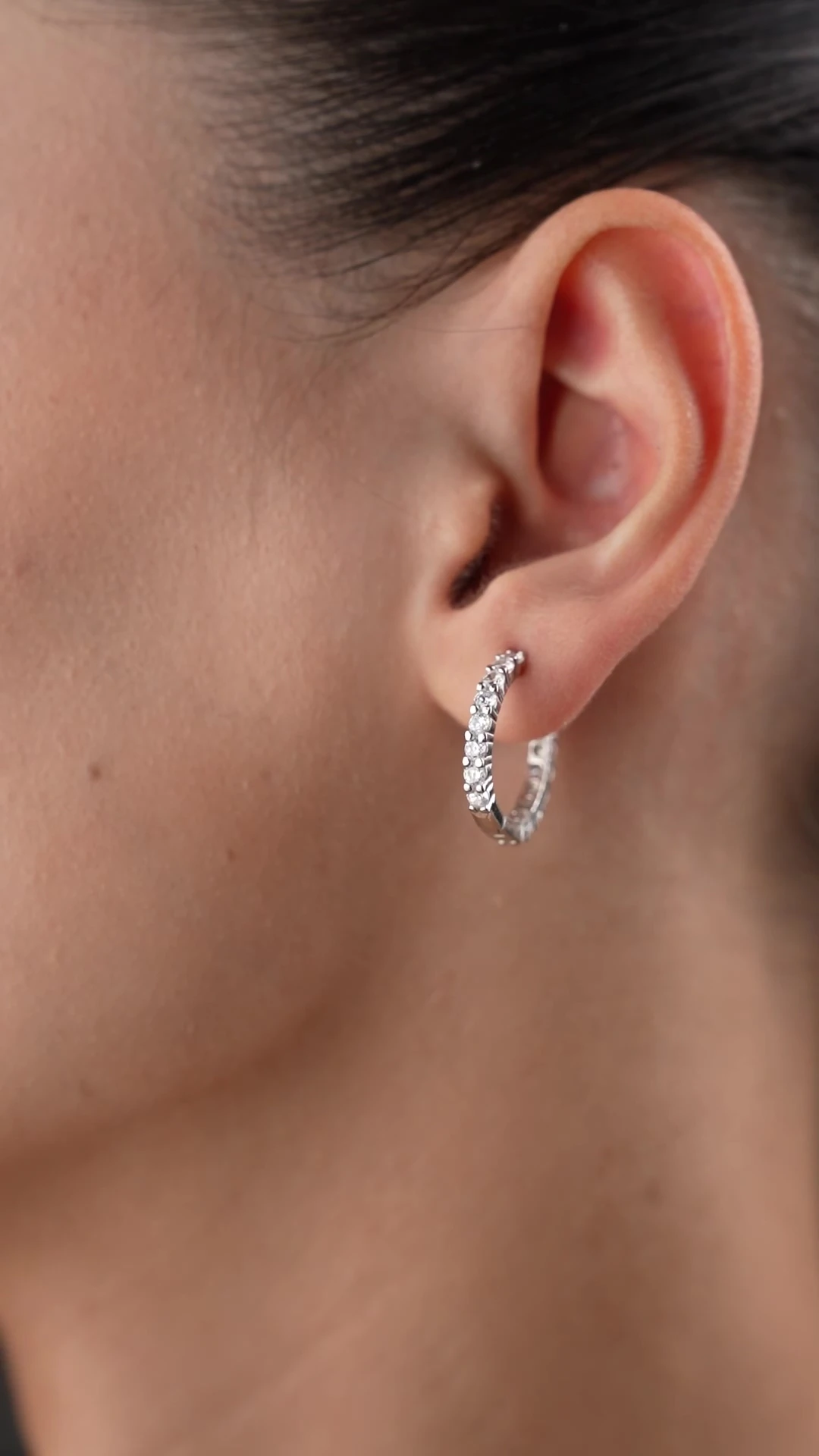 Gümüş Taşlı Halka Küpe