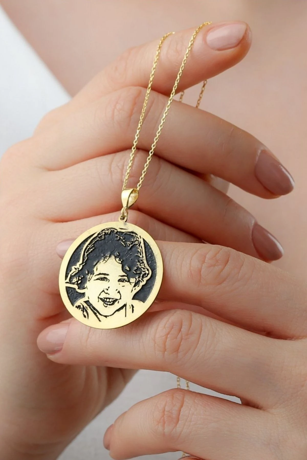 Gümüş Kişiye Özel Kazıma Resimli Kolye