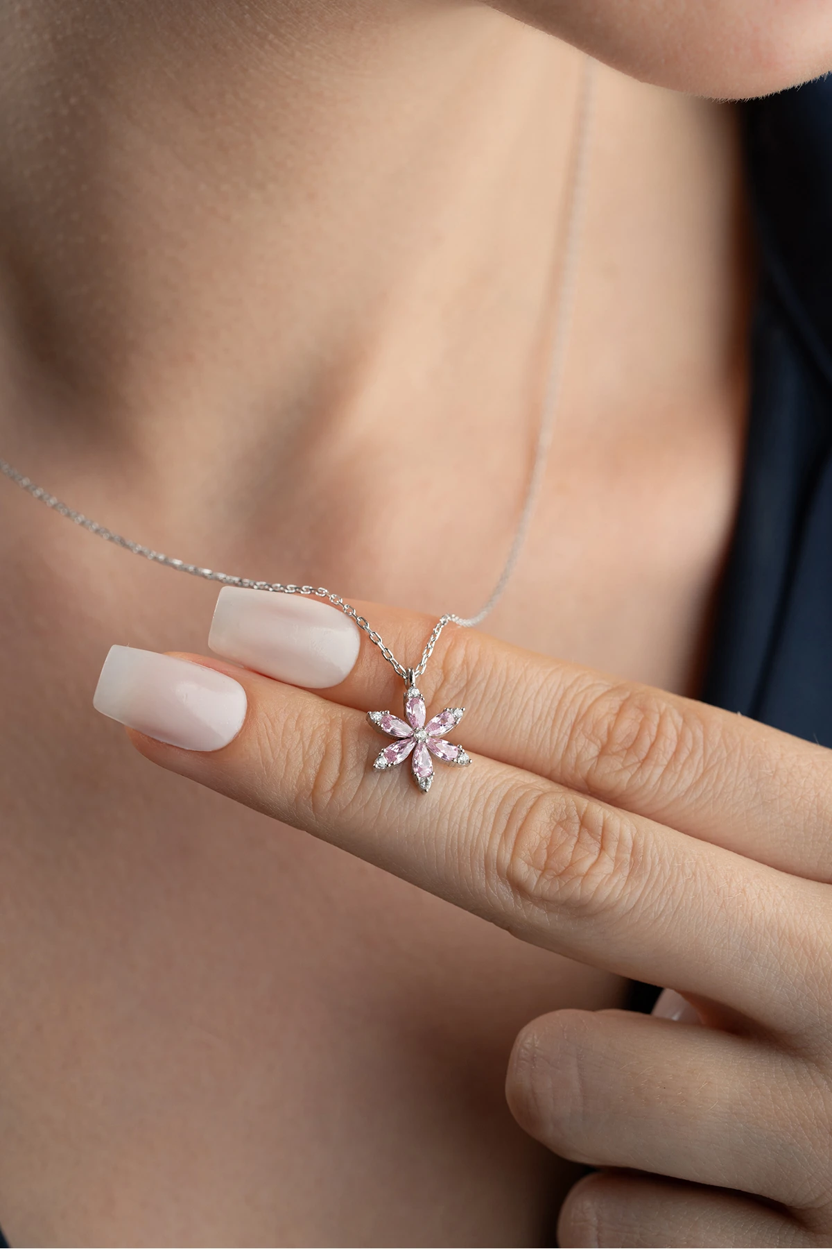 Gümüş Pembe Taşlı Lotus Kolye