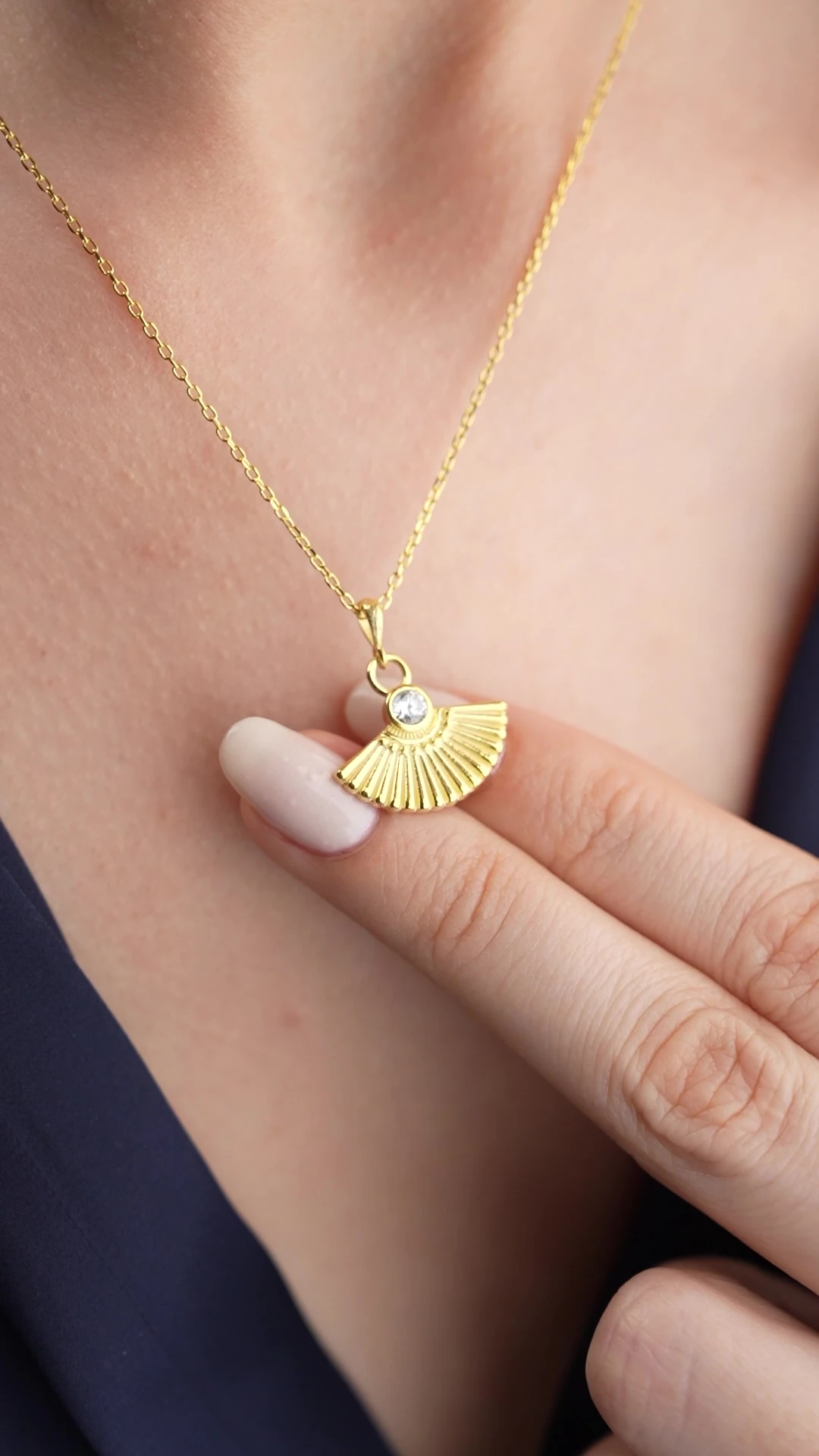 Gümüş Yelpaze Model Kolye