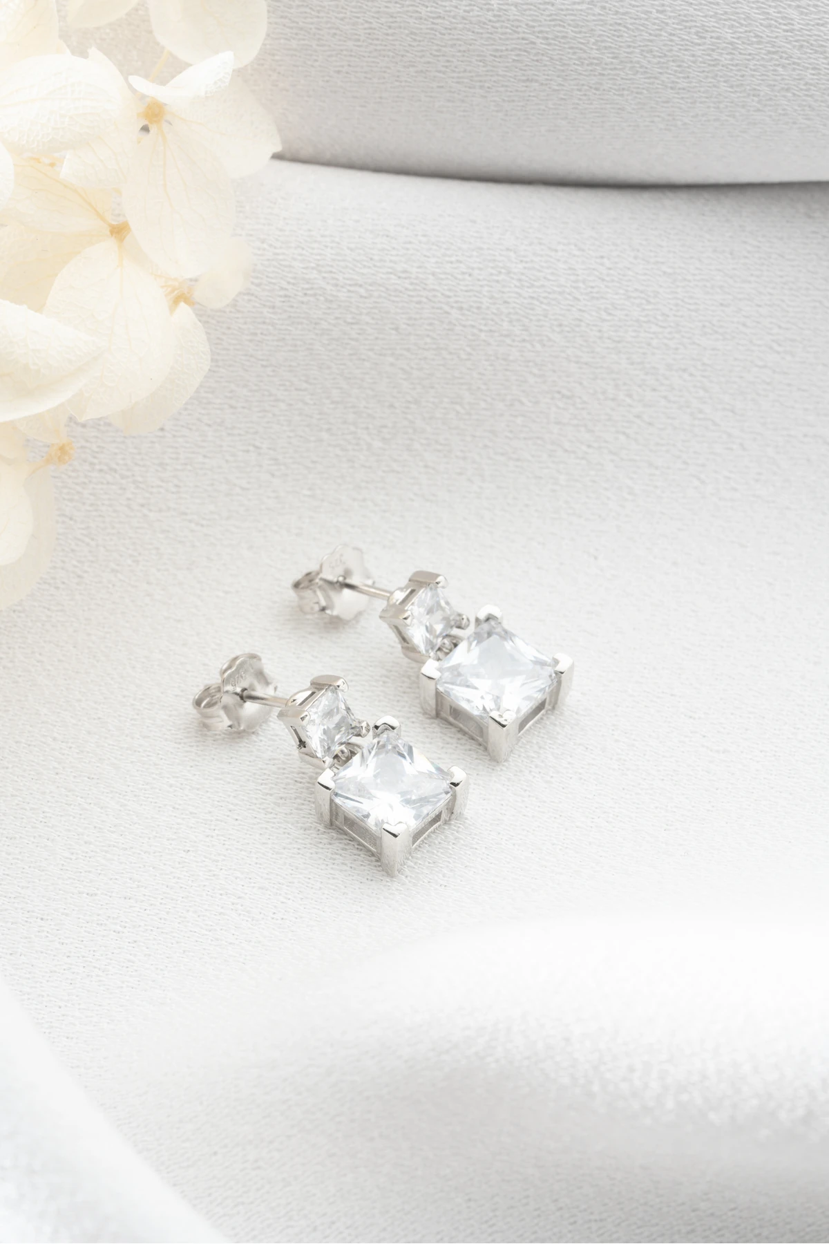 Gümüş Baget Taşlı Küpe