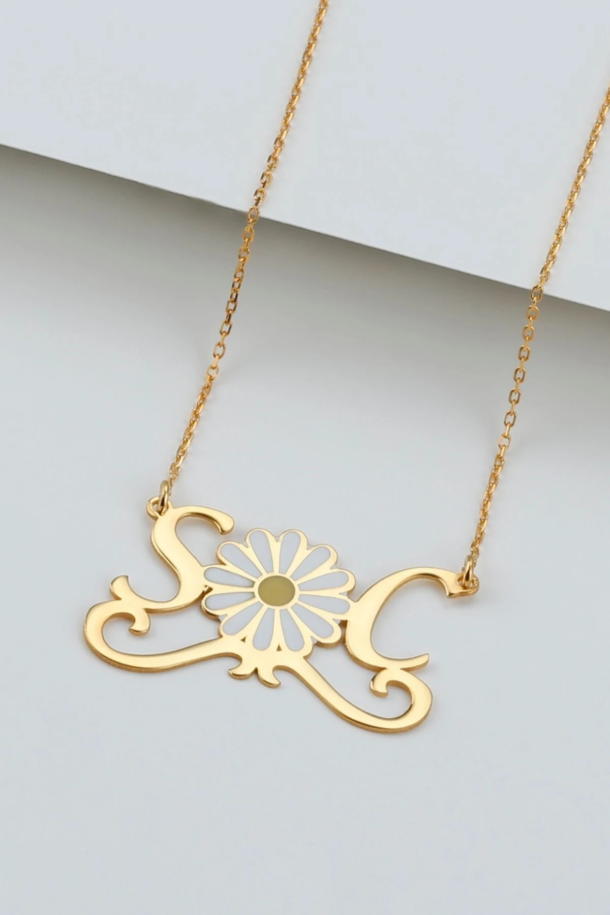 Gümüş Kişiye Özel Harfli Papatya Kolye
