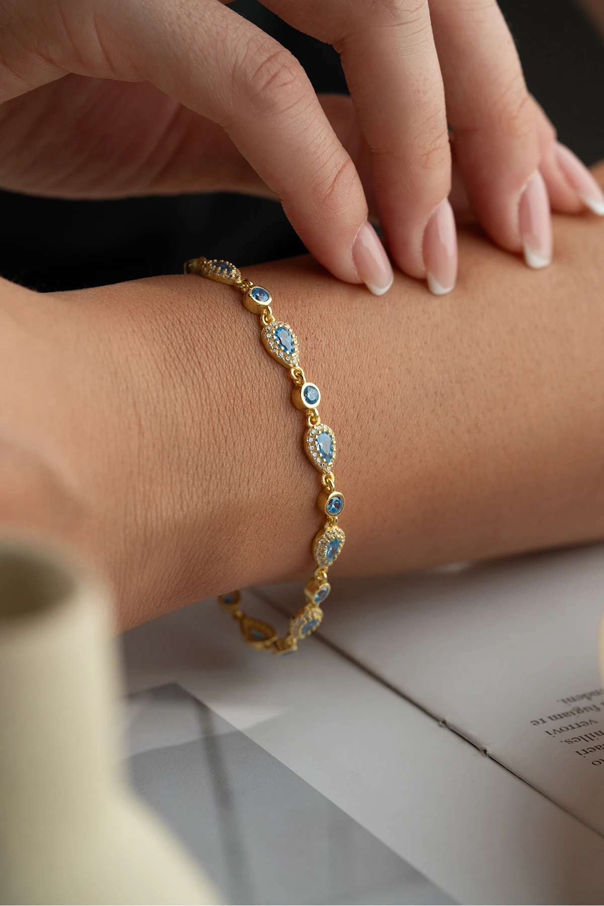 Gümüş Damla Taşlı Bileklik