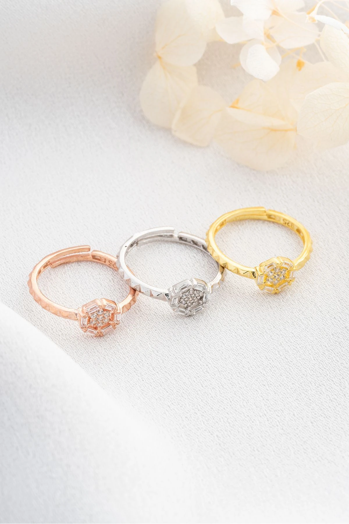 Gümüş Zirkon Taşlı Yüzük