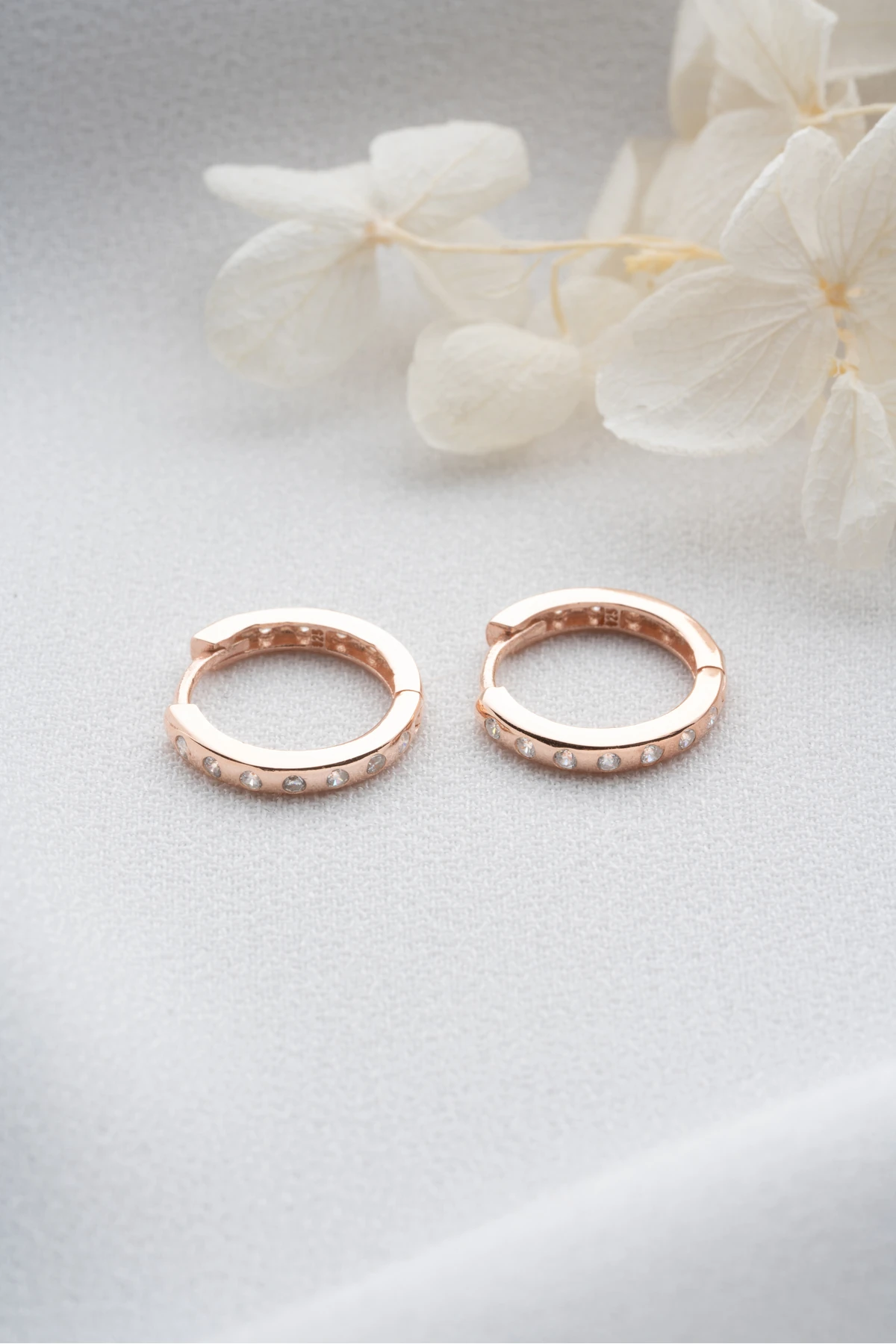 Gümüş Zirkon Taşlı Halka Küpe