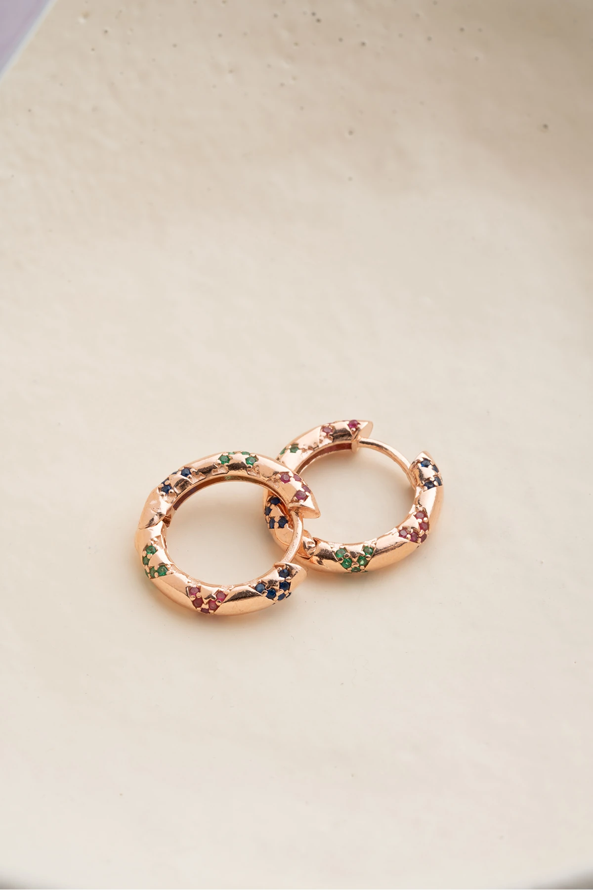 Gümüş Renkli Taşlı Halka Küpe