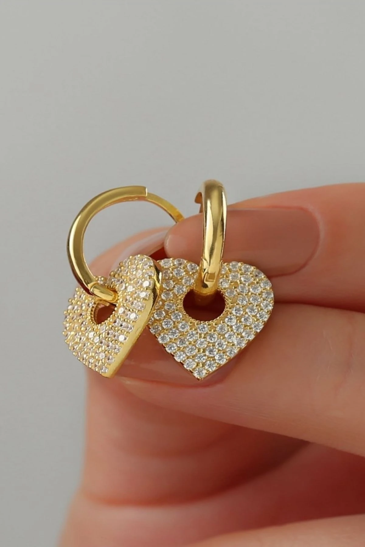 Gümüş Kalp Detaylı Taşlı Küpe (gold)