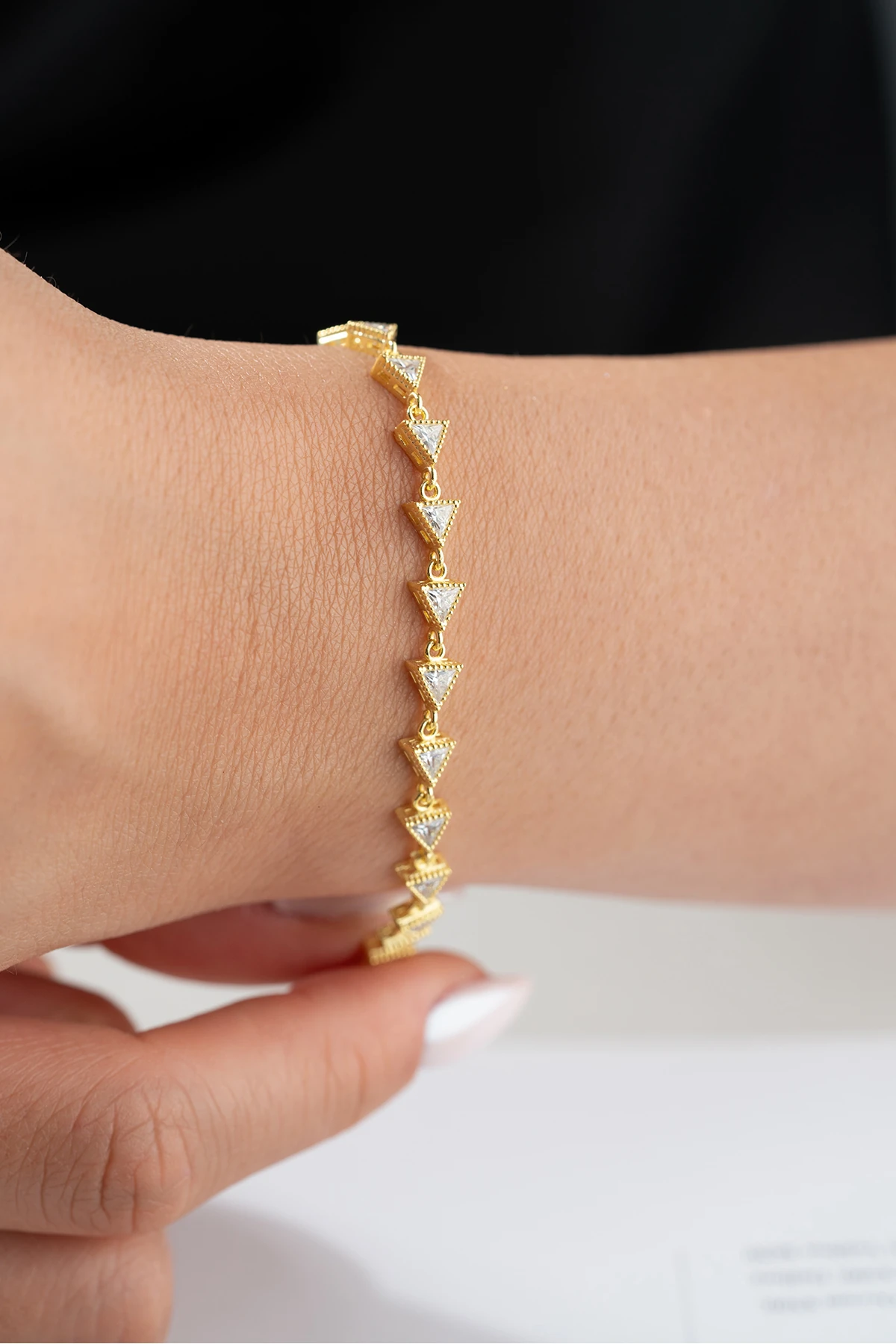 Gümüş Üçgen Taşlı Bileklik