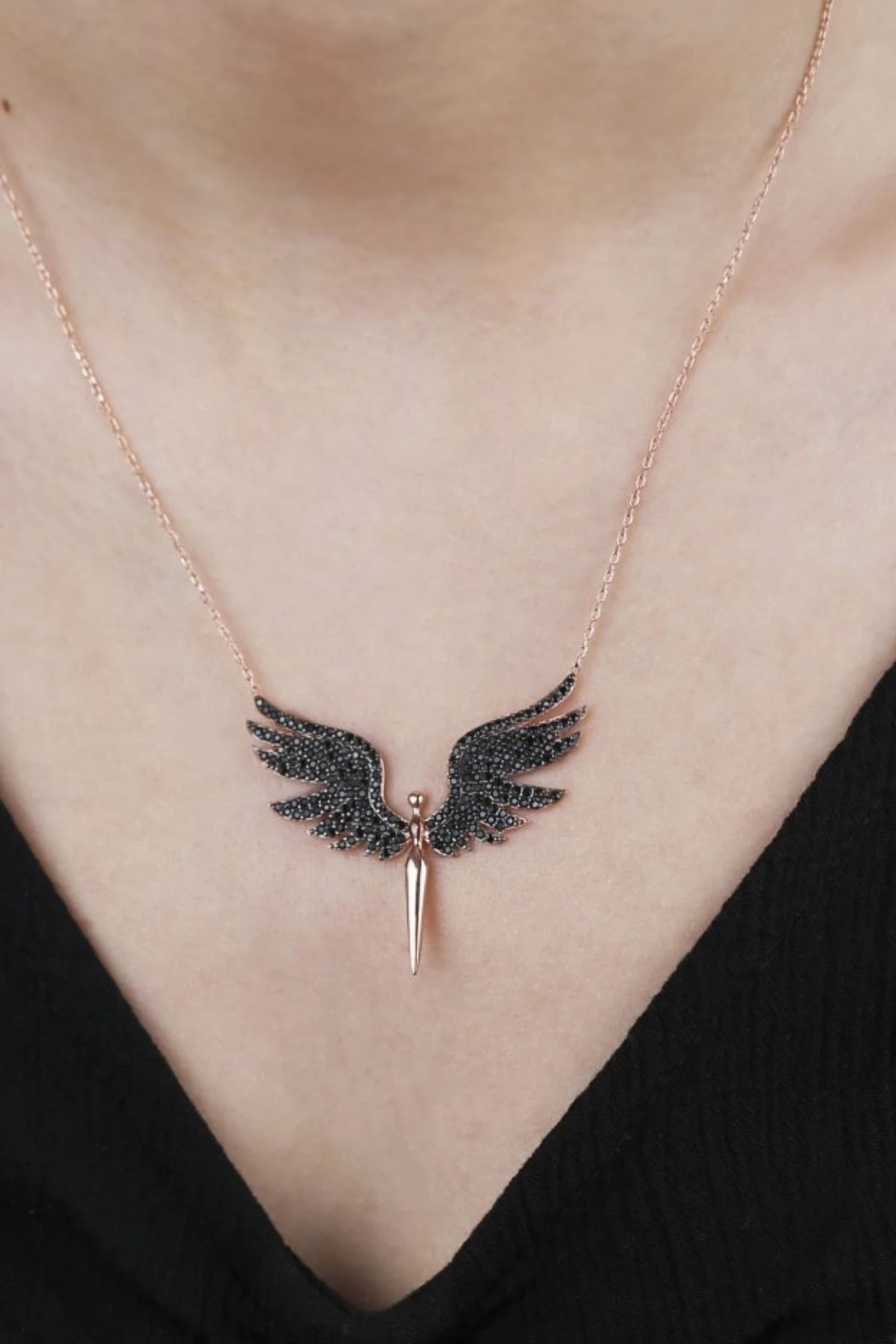 Gümüş Siyah Kanat Melek Kolye