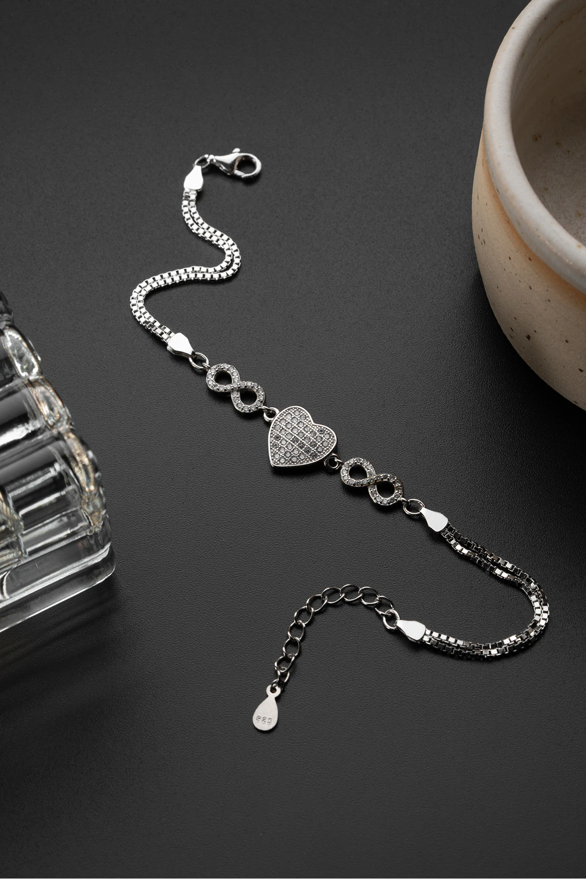 Gümüş Kalpli Model Bileklik